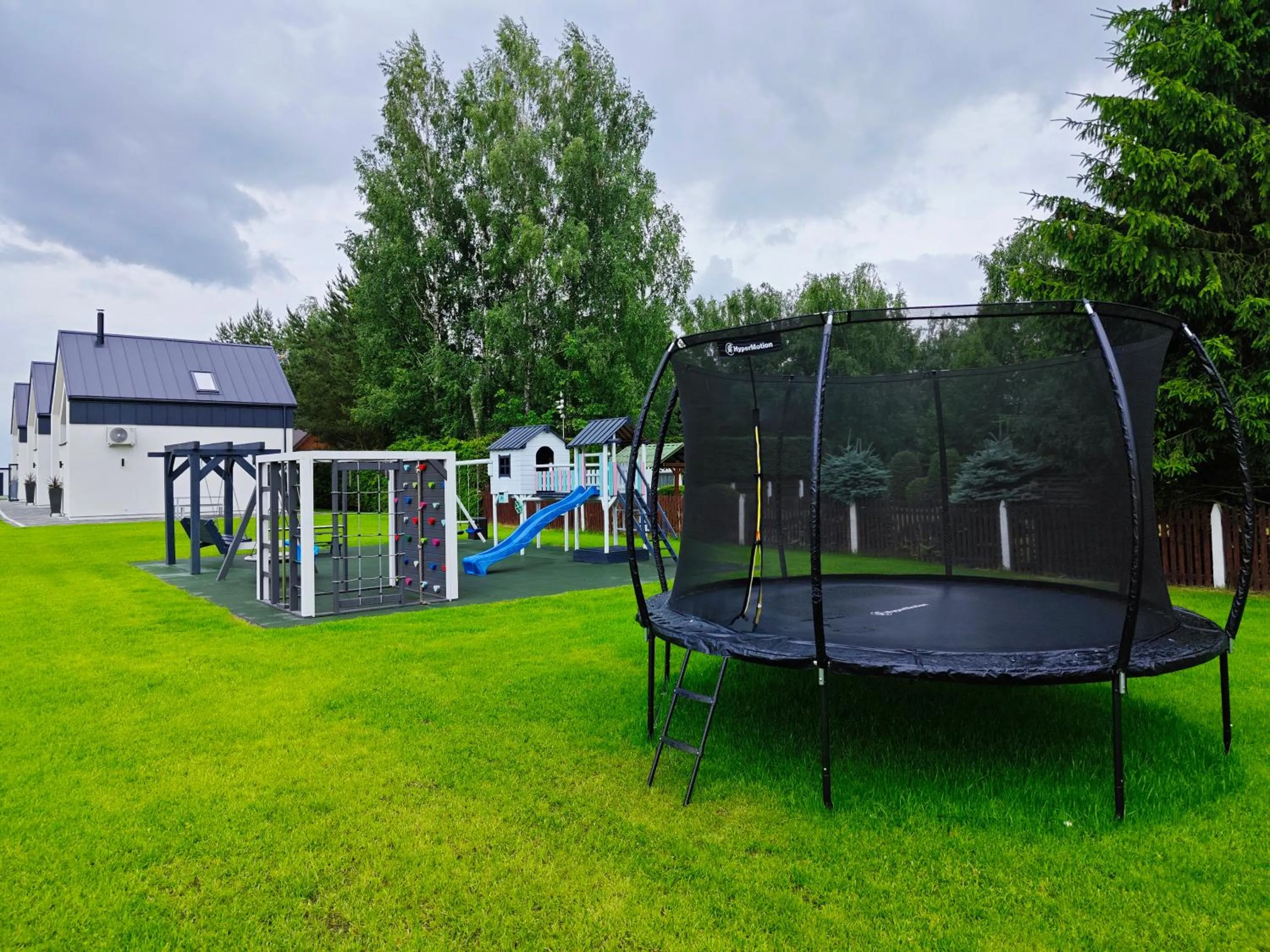 Children play ground in Apartamenty Zielona Lipka