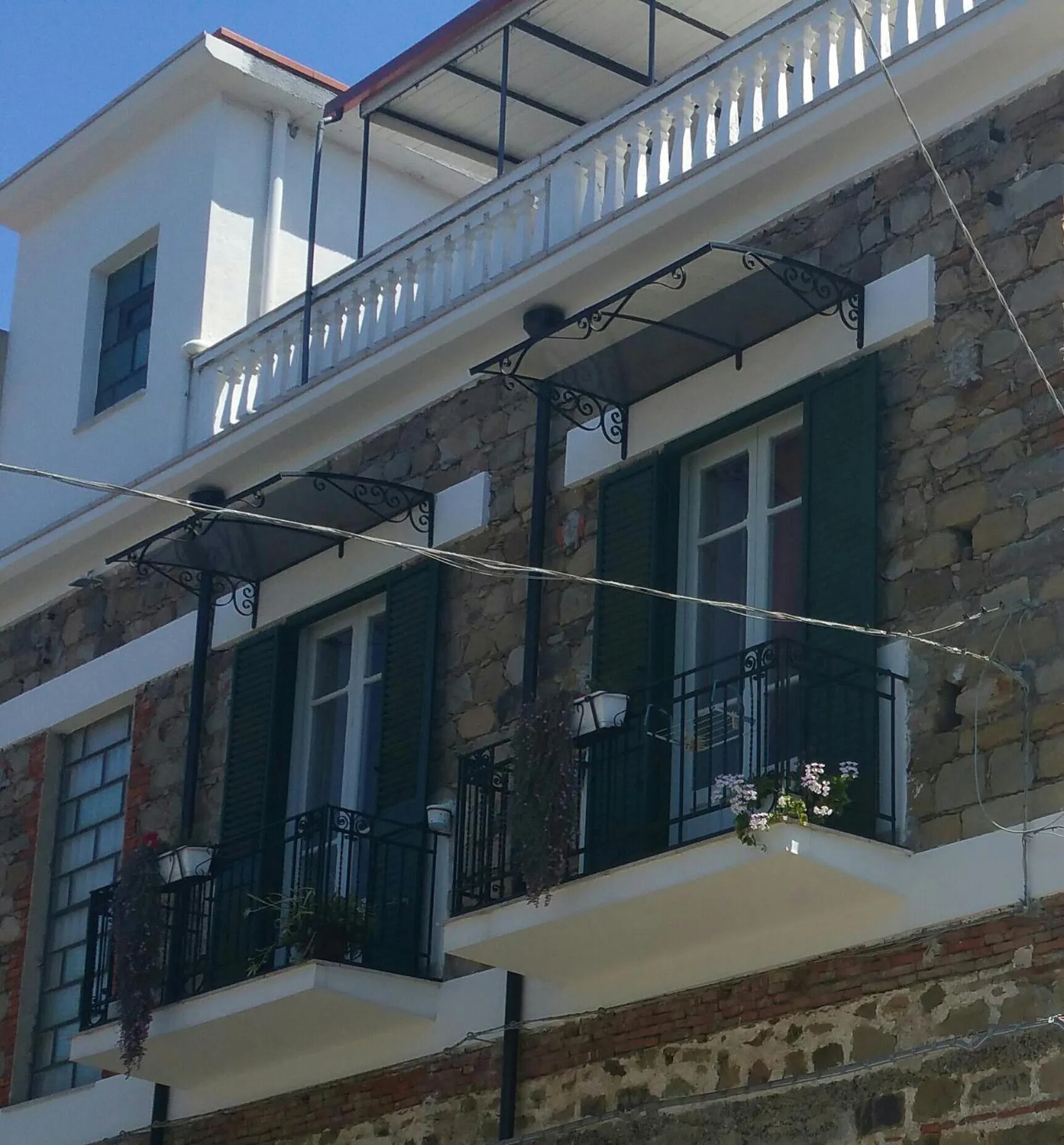 Facade/entrance in Thea B&B