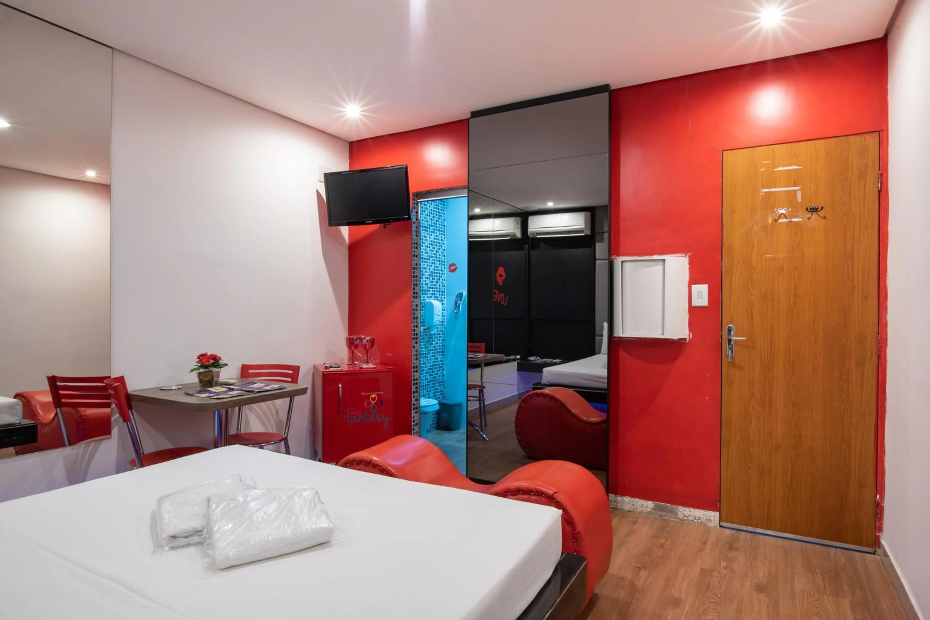 Dining area in Motel Fantasy 1