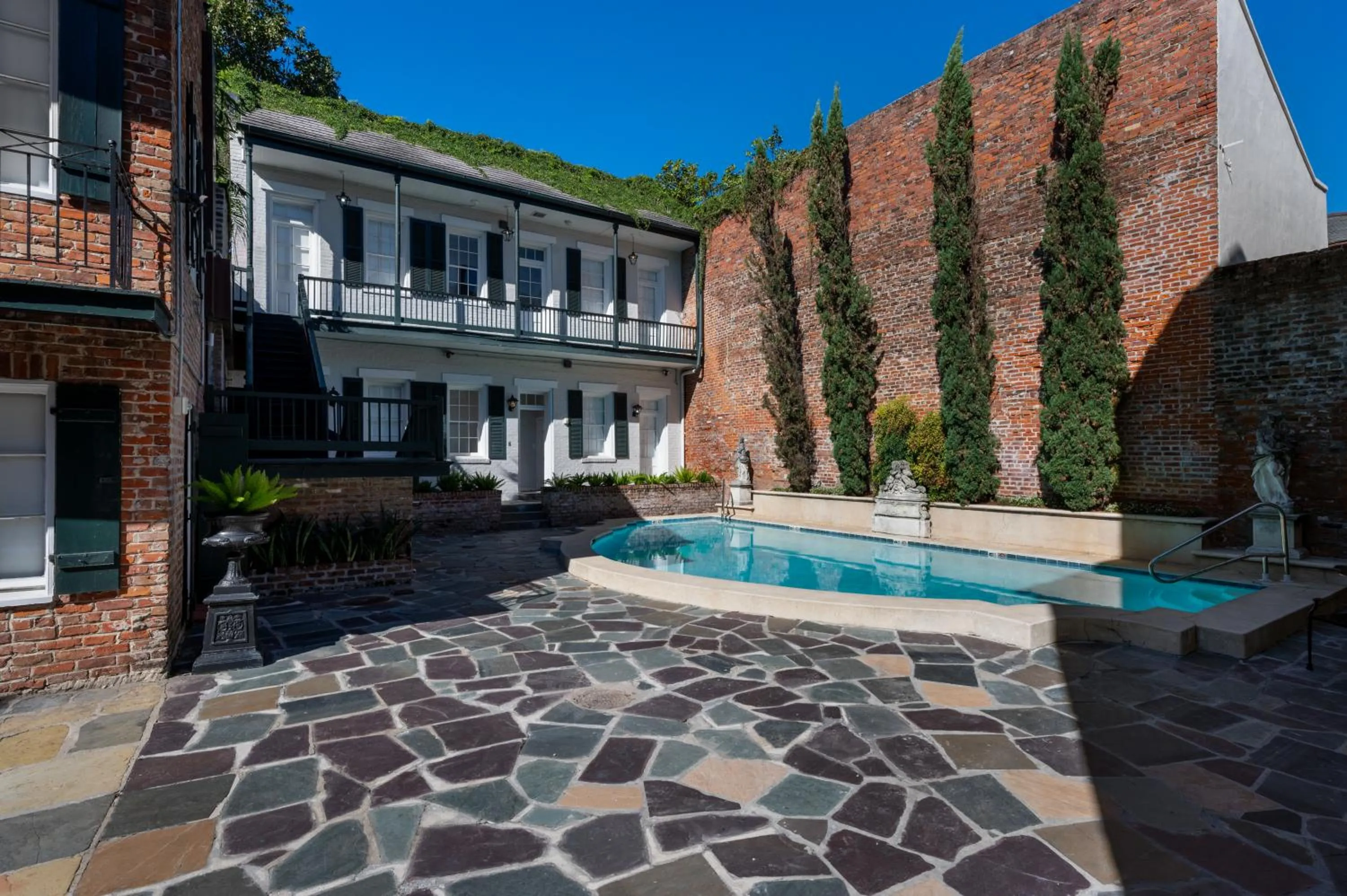 Swimming pool in Chateau Hotel