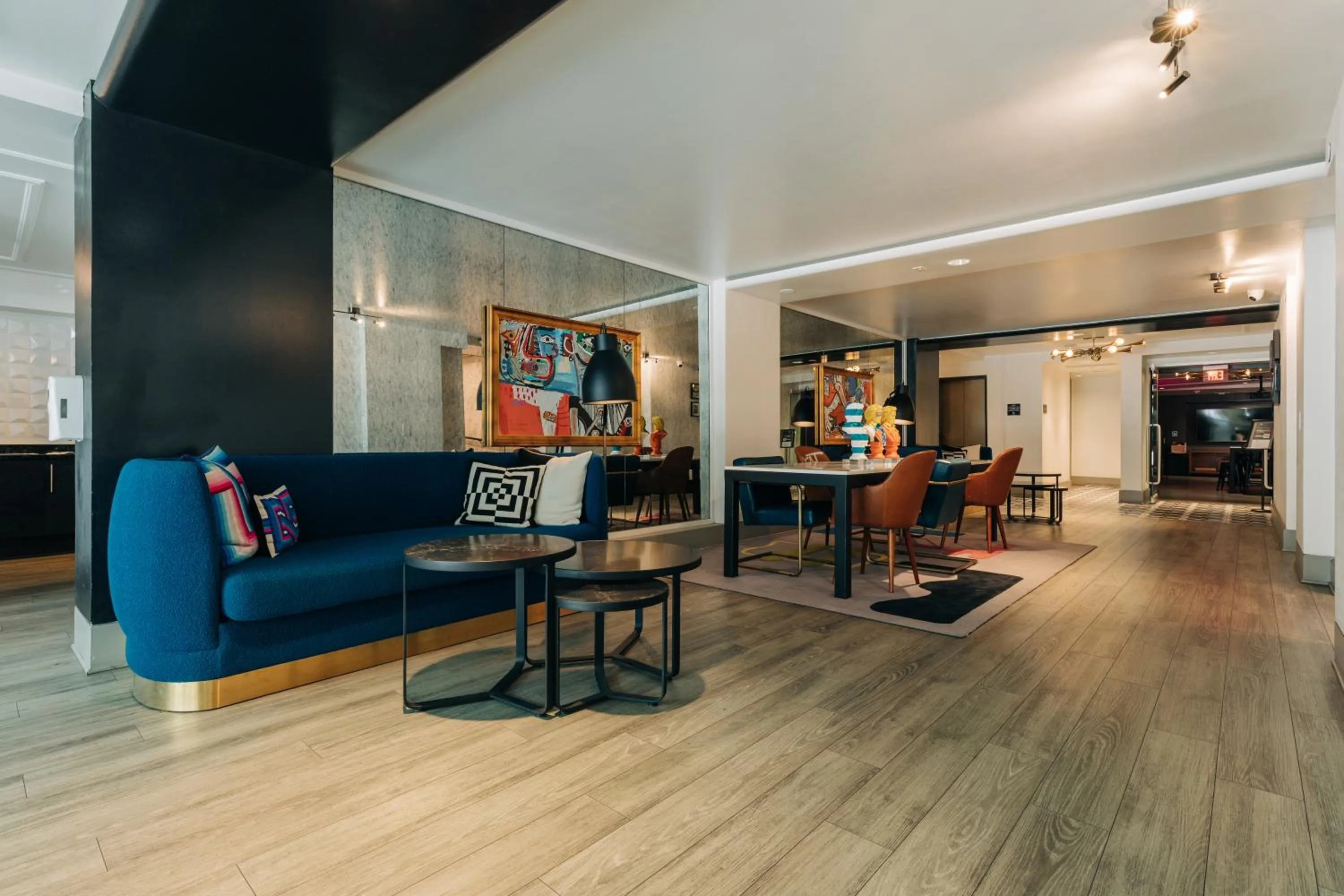 Lobby or reception in Montrose at Beverly Hills