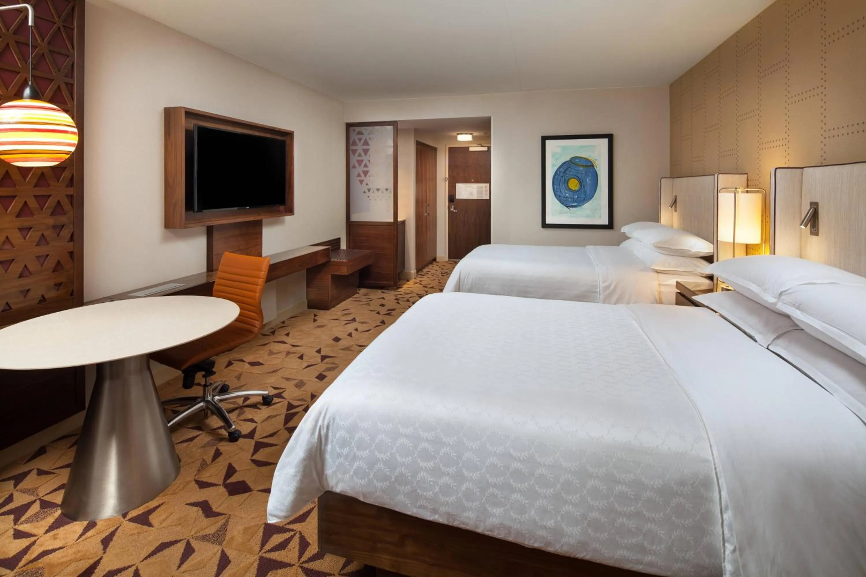 Photo of the whole room, Bed in Sheraton Grand Seattle