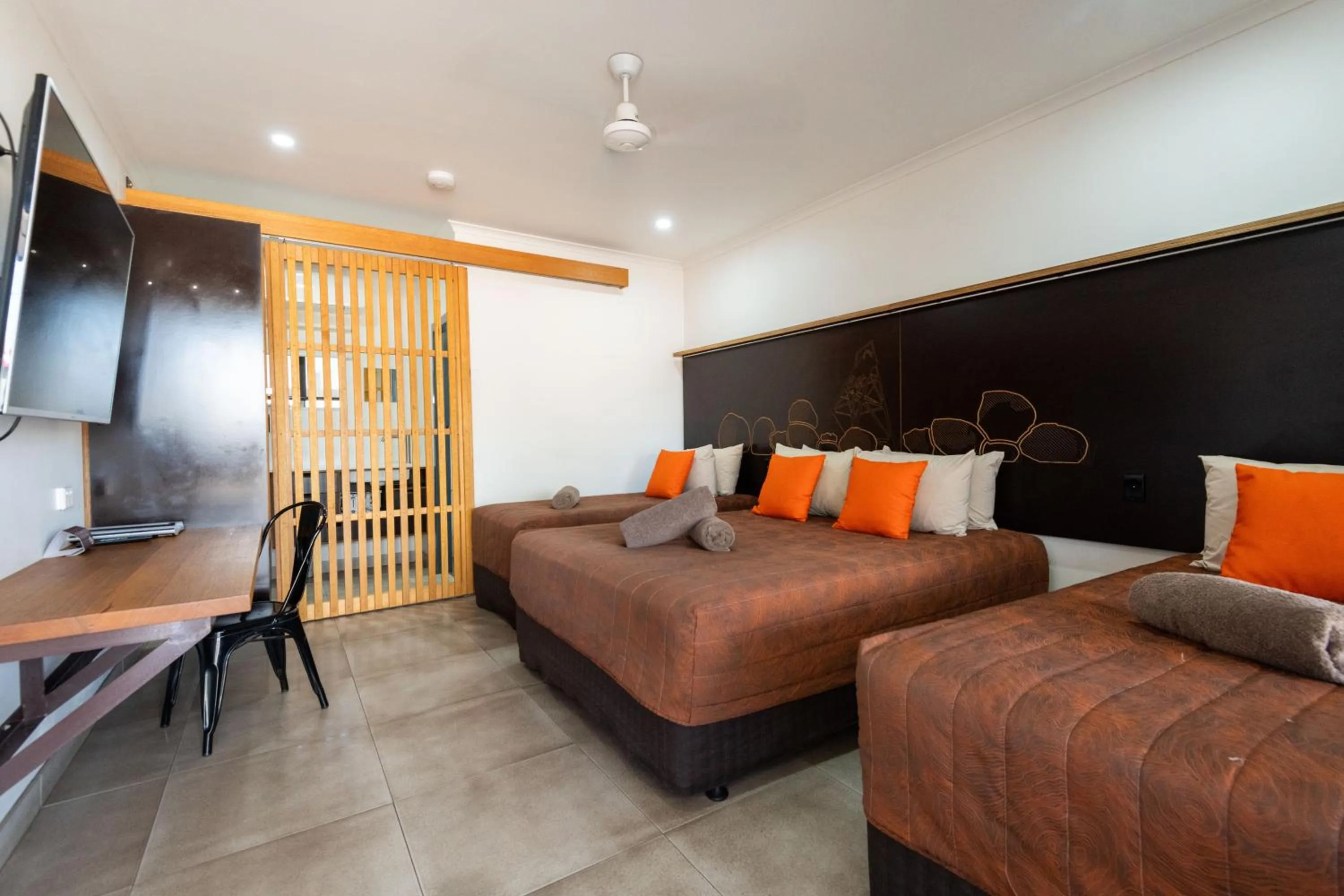 Bedroom, Bed in Safari Lodge Motel