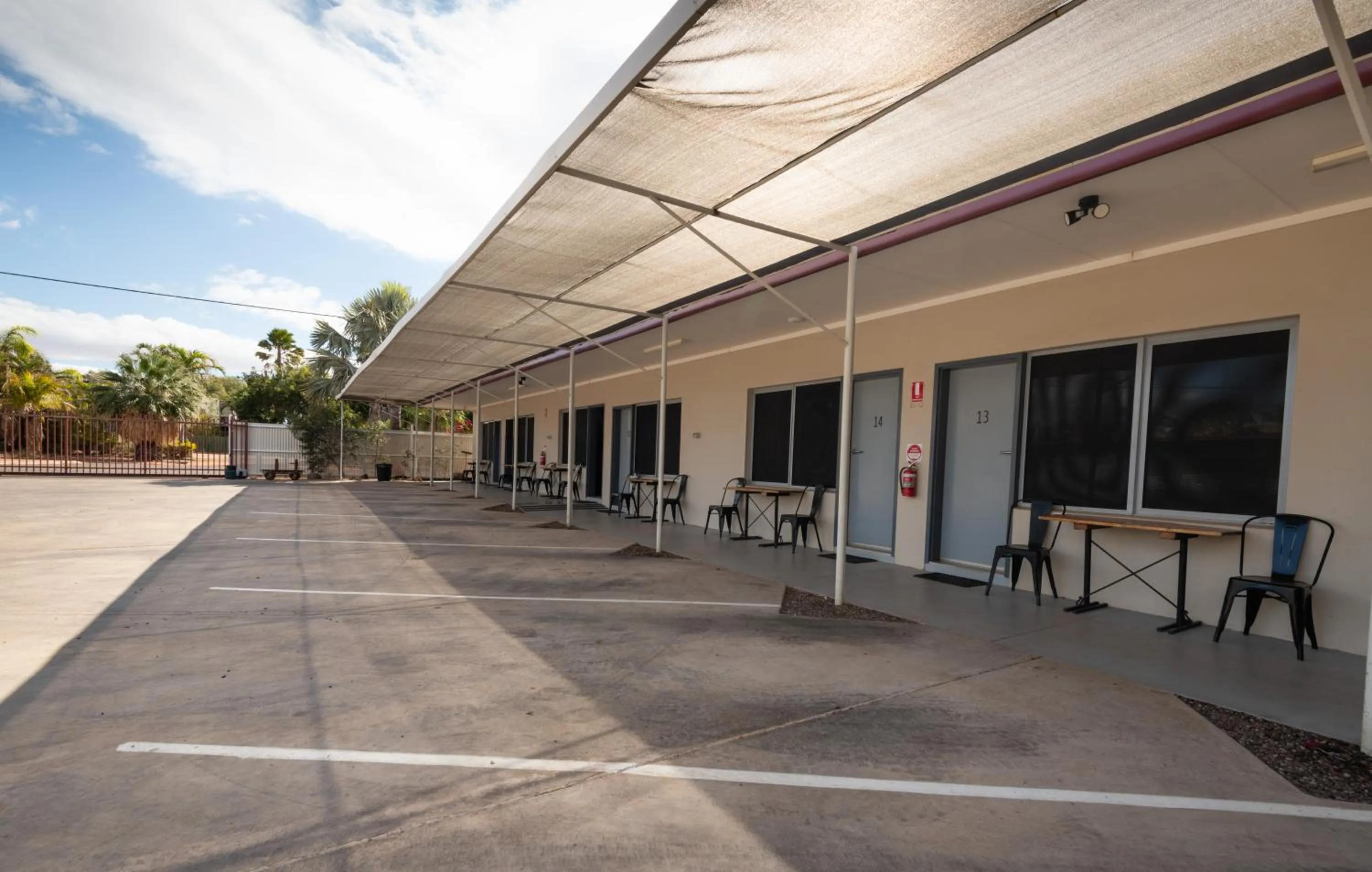 Parking in Safari Lodge Motel