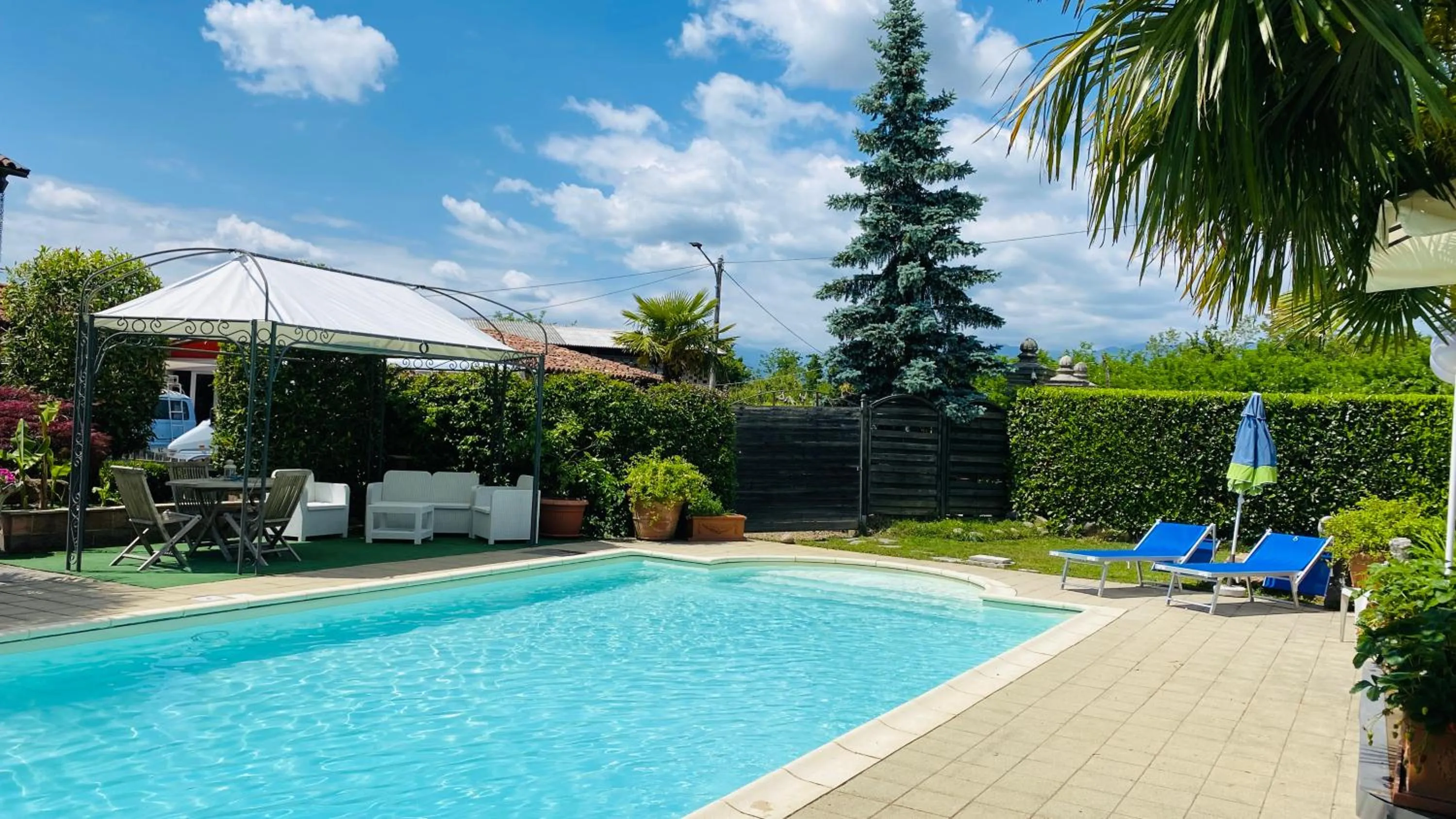 Swimming pool in B&B Villa Botto