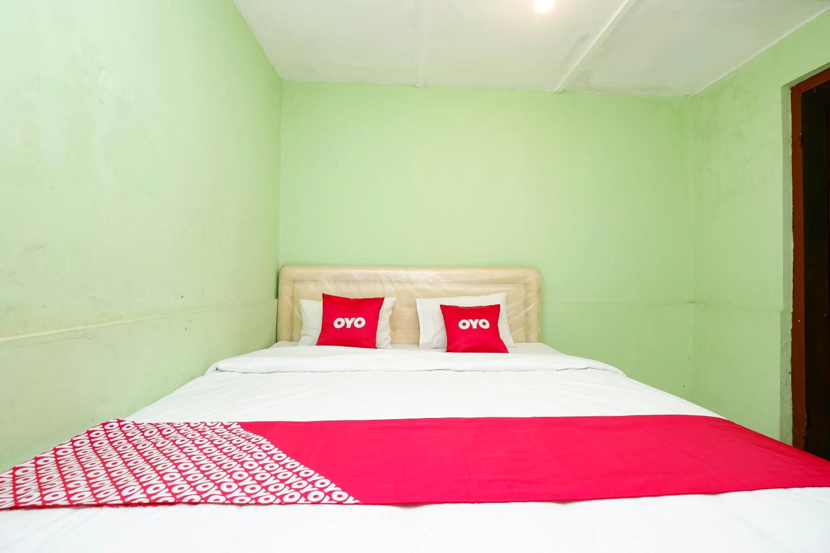 Bedroom in SUPER OYO Capital O 1808 New Bandungan Indah