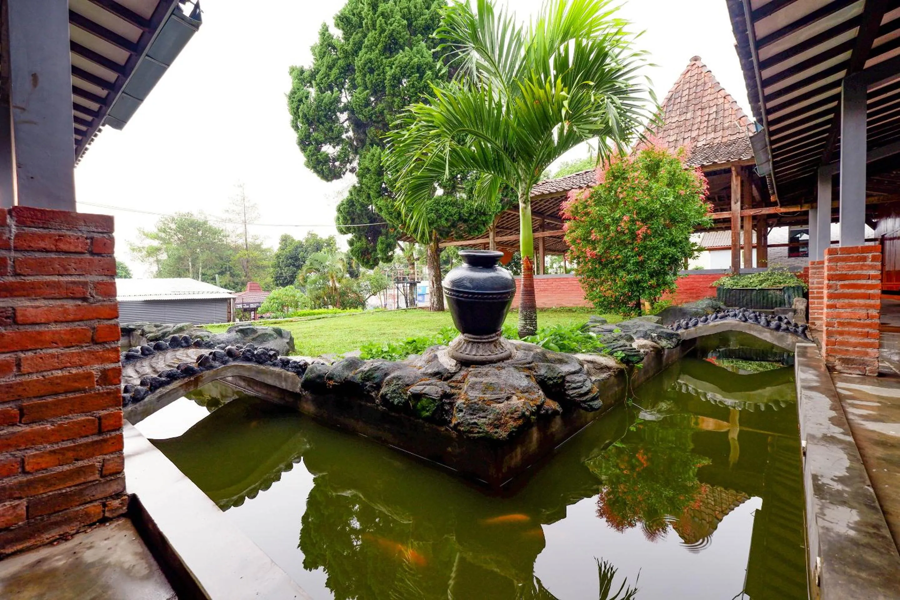 Garden in SUPER OYO Capital O 1808 New Bandungan Indah