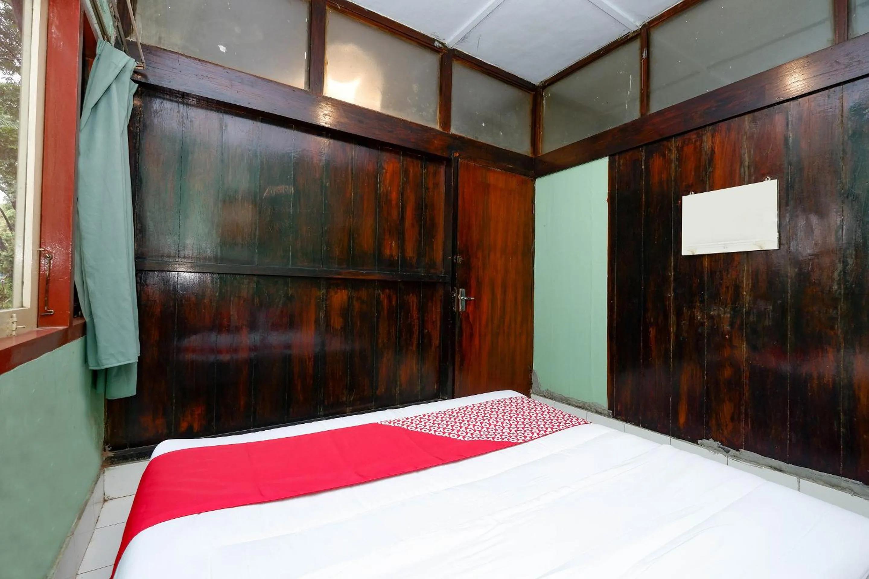 Bedroom in SUPER OYO Capital O 1808 New Bandungan Indah