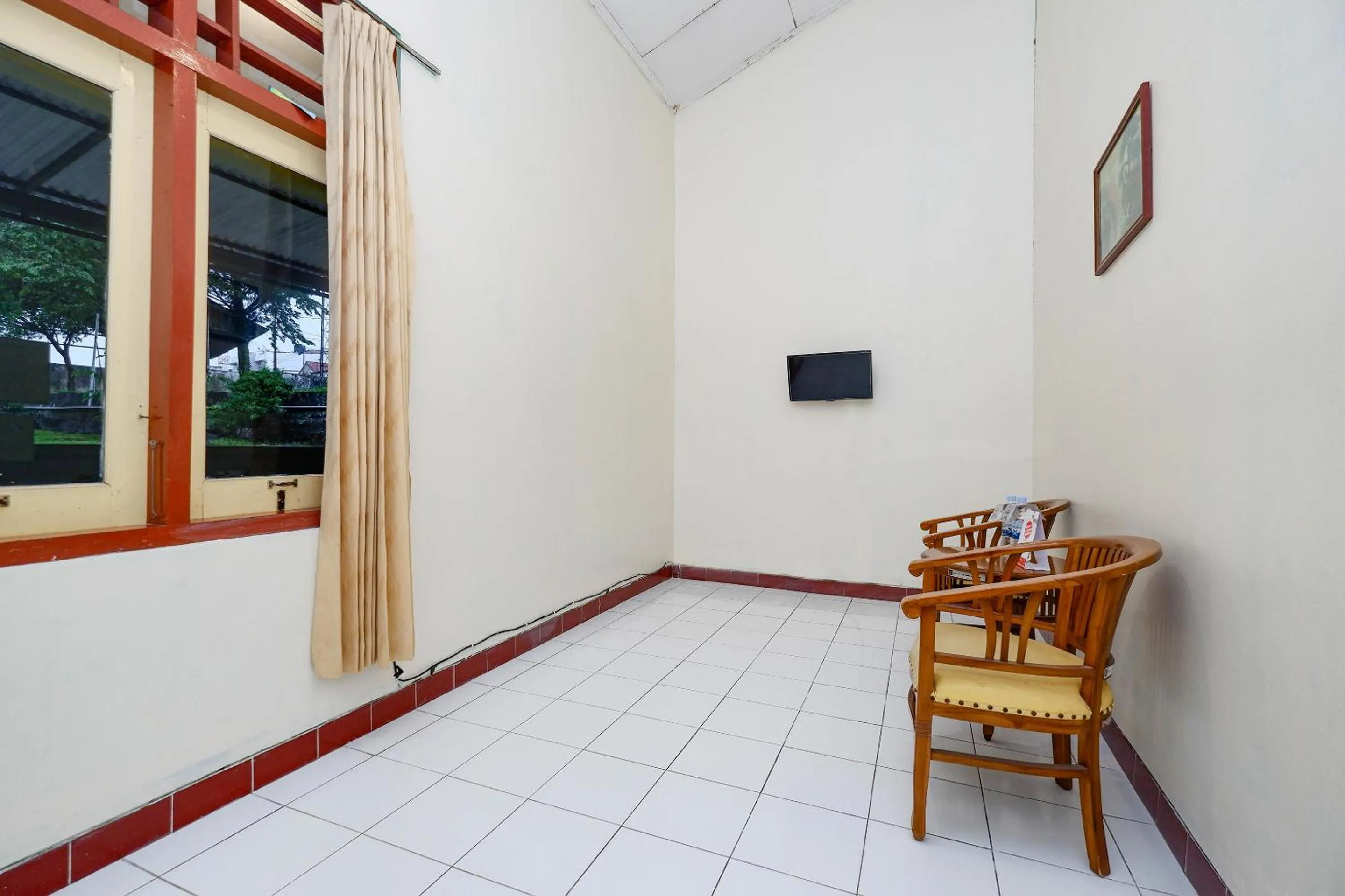 Seating area in SUPER OYO Capital O 1808 New Bandungan Indah