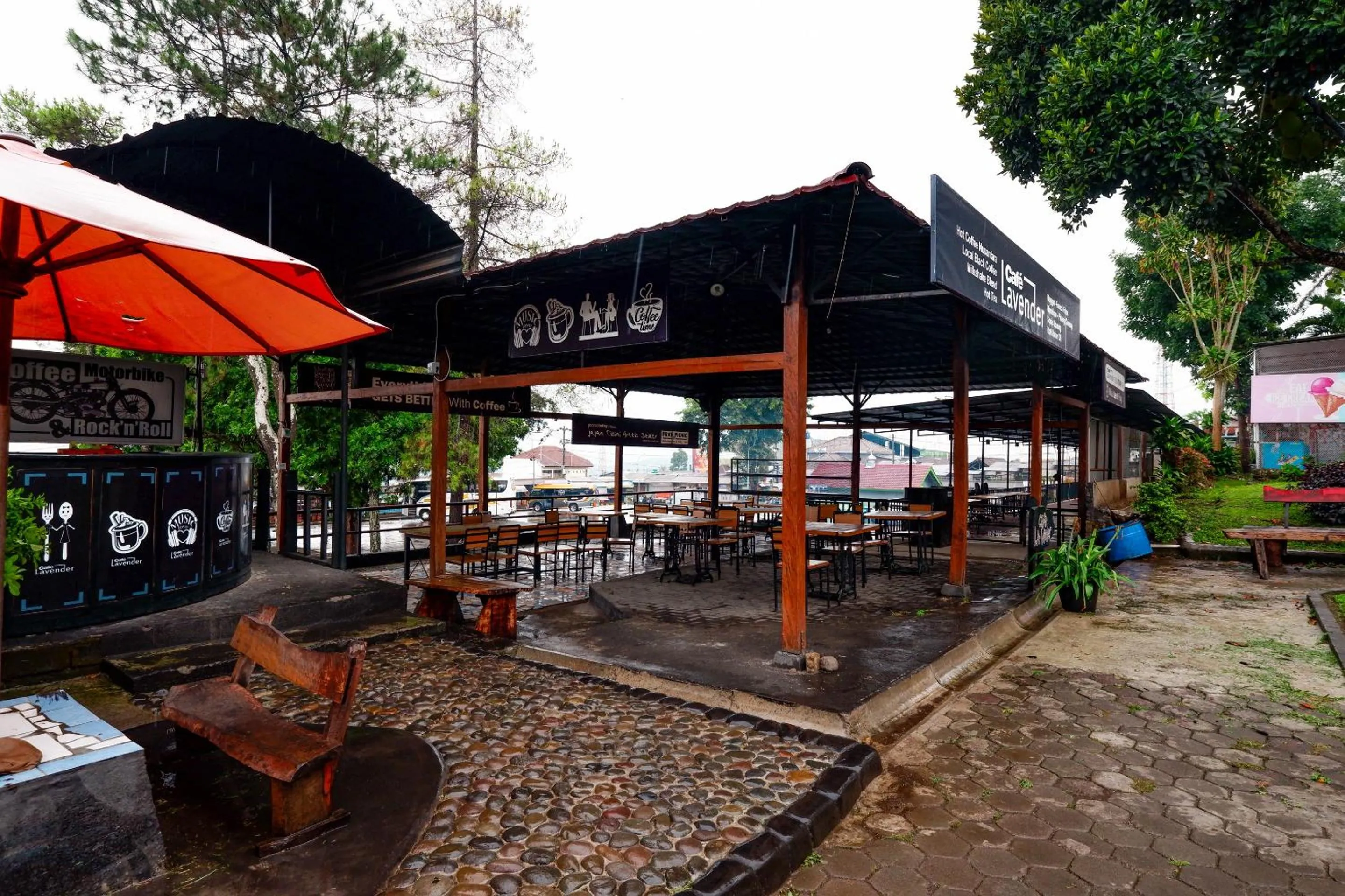 Restaurant/places to eat in SUPER OYO Capital O 1808 New Bandungan Indah