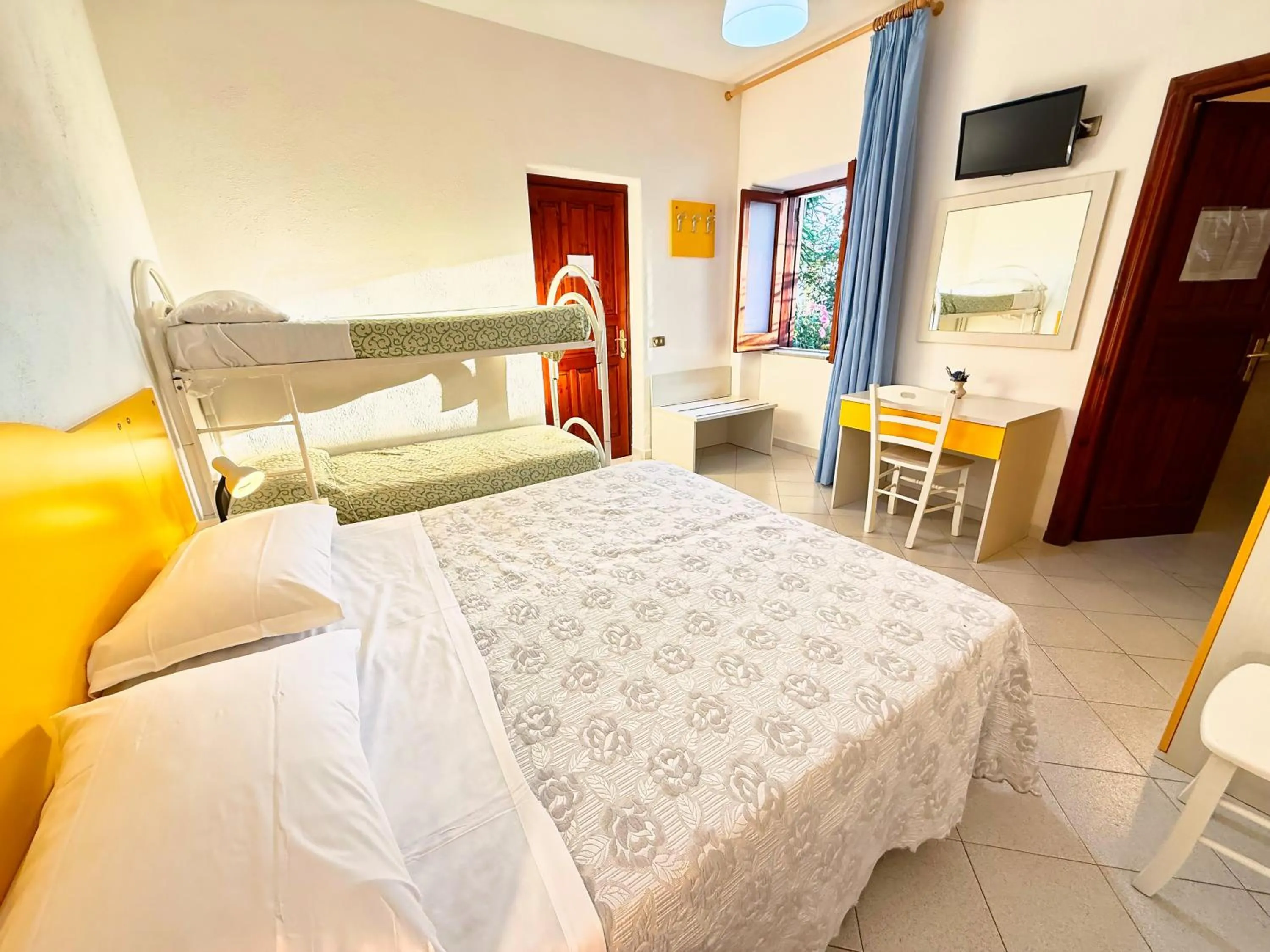 Bedroom, Bed in Pensione Villa Mena