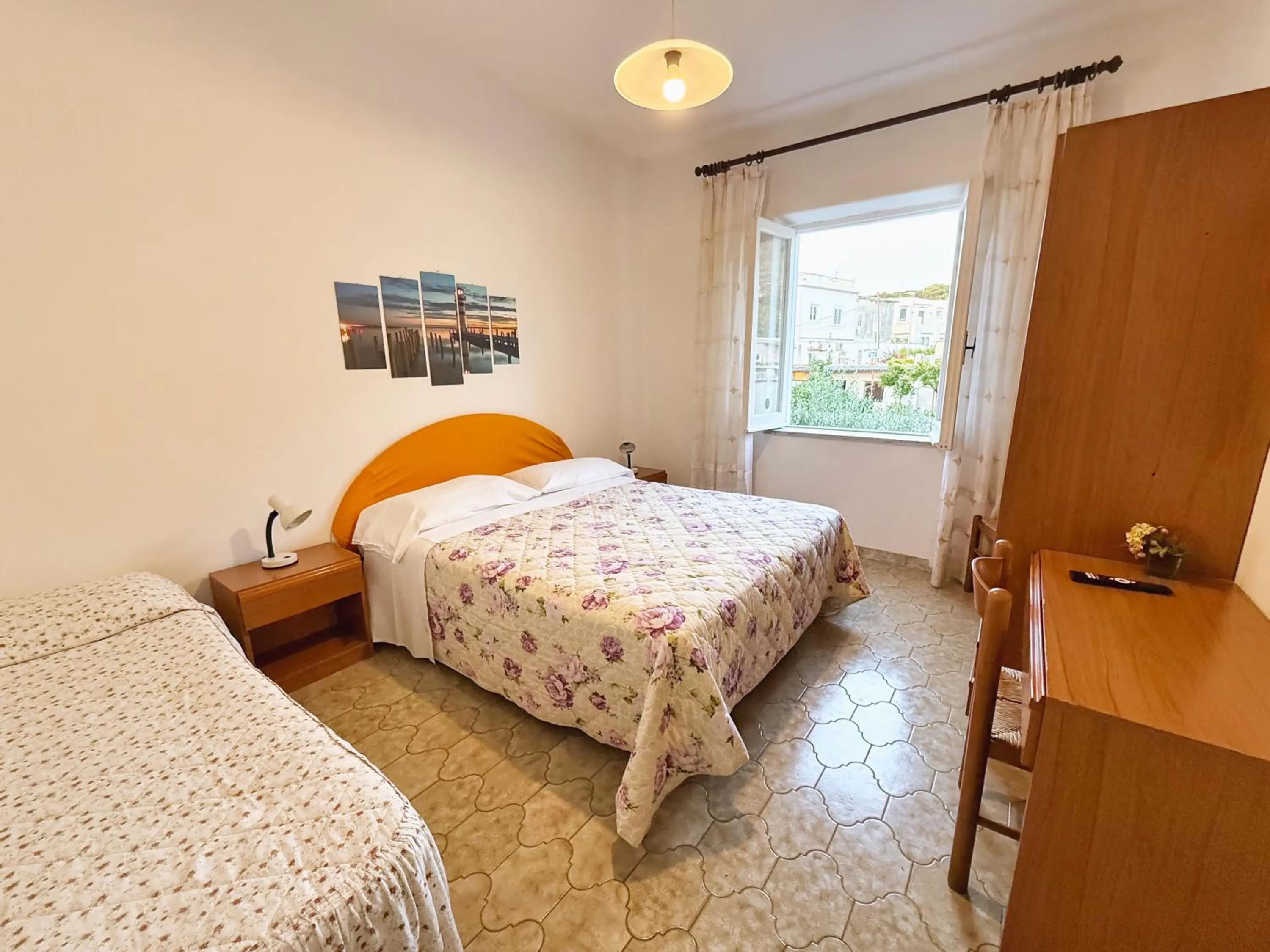 Bedroom, Bed in Pensione Villa Mena