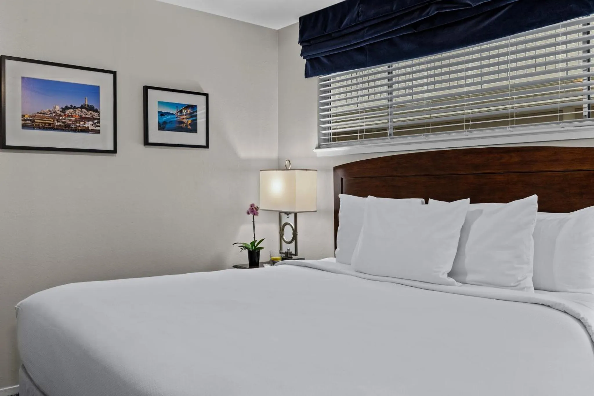 Bedroom, Bed in The Suites at Fisherman's Wharf