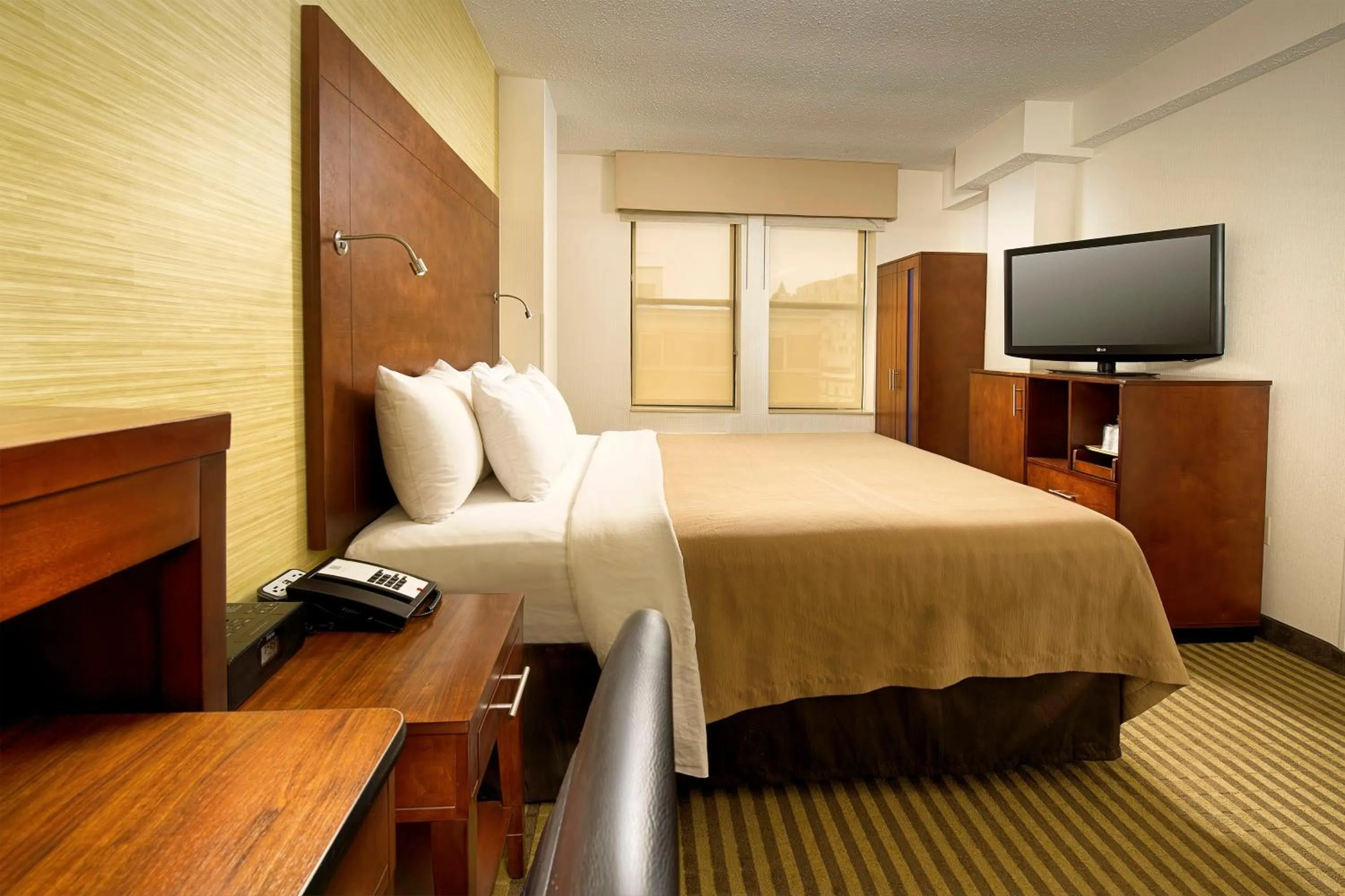 Bedroom, Bed in Comfort Inn Downtown DC-Convention Center