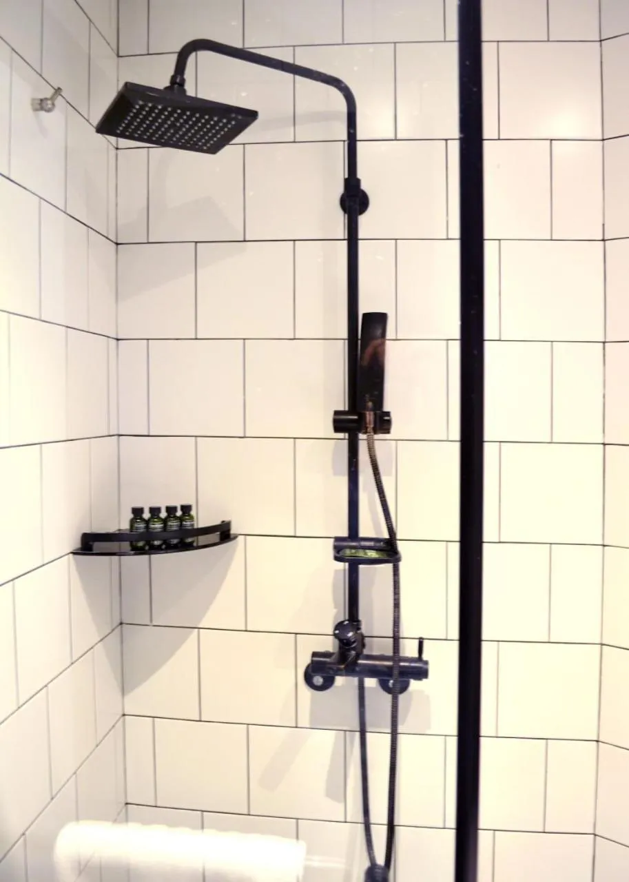 Shower in Glue Hotel