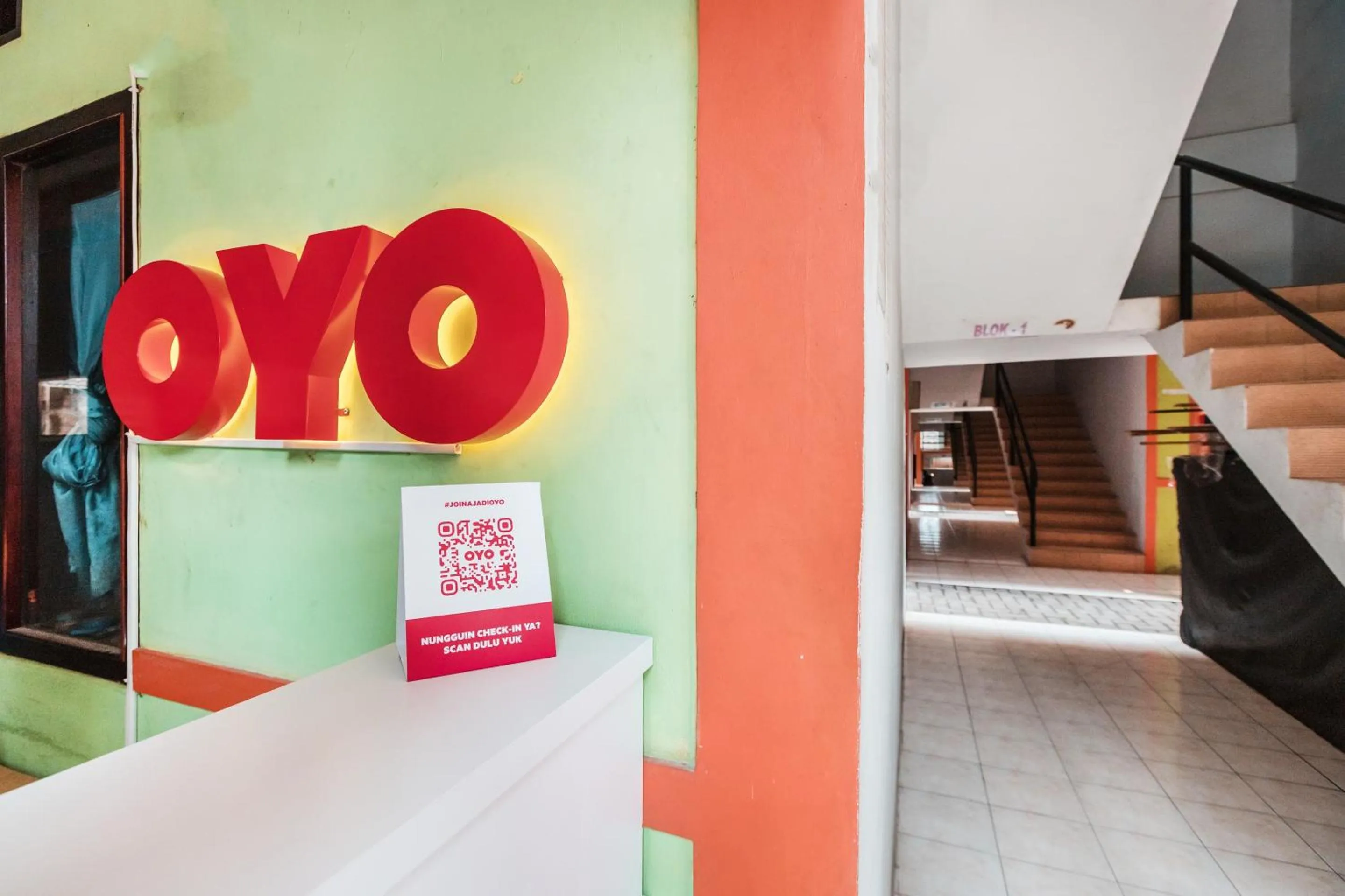 Lobby or reception in OYO Living 1756 Amira Guest House