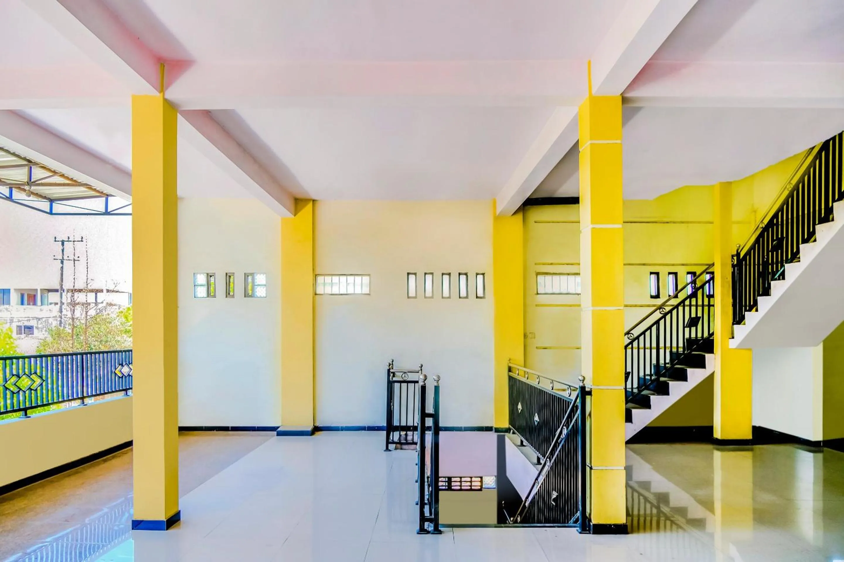 Lobby or reception in Hotel O Family Residence Syariah