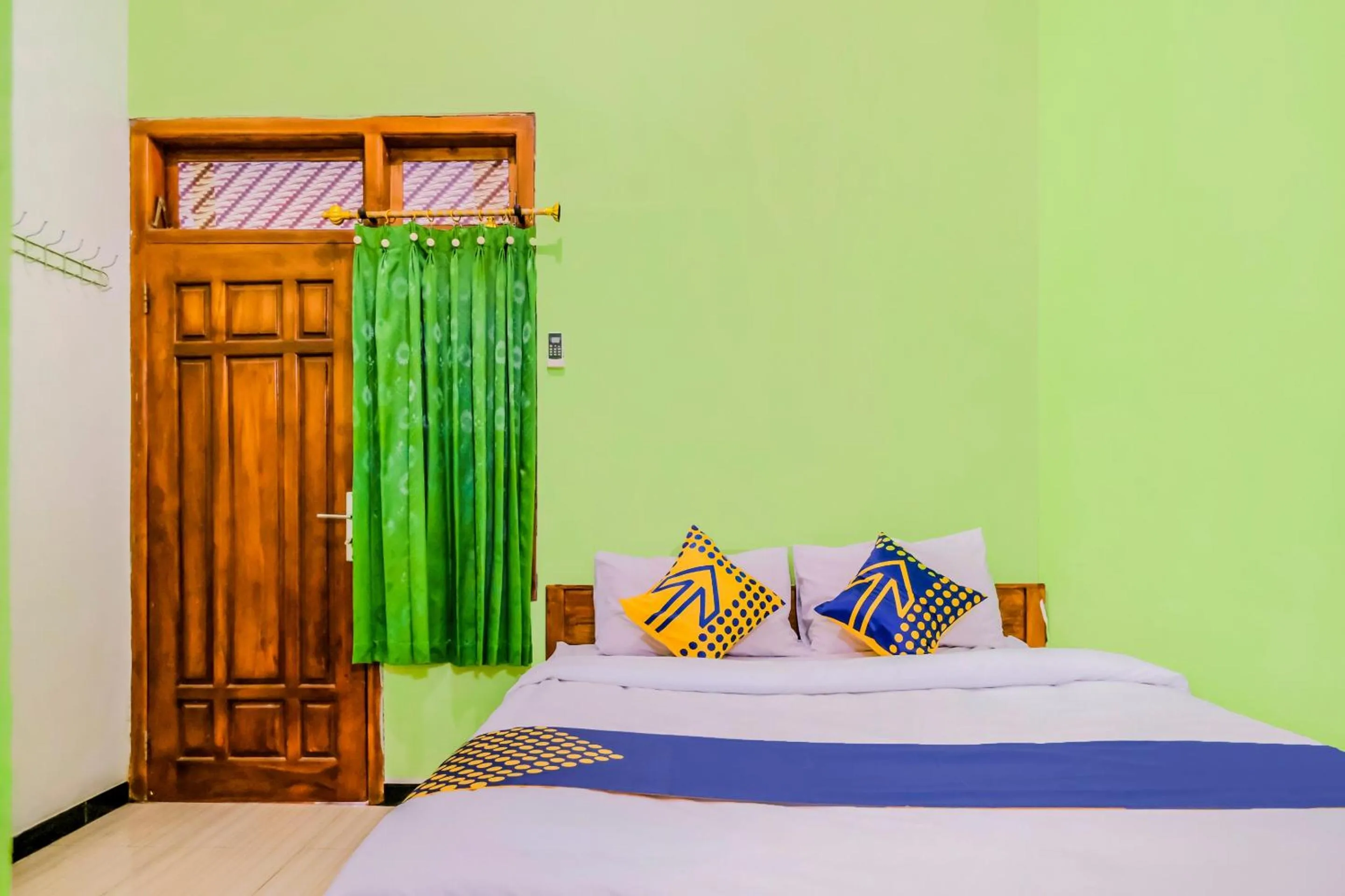 Bedroom, Bed in Hotel O Family Residence Syariah