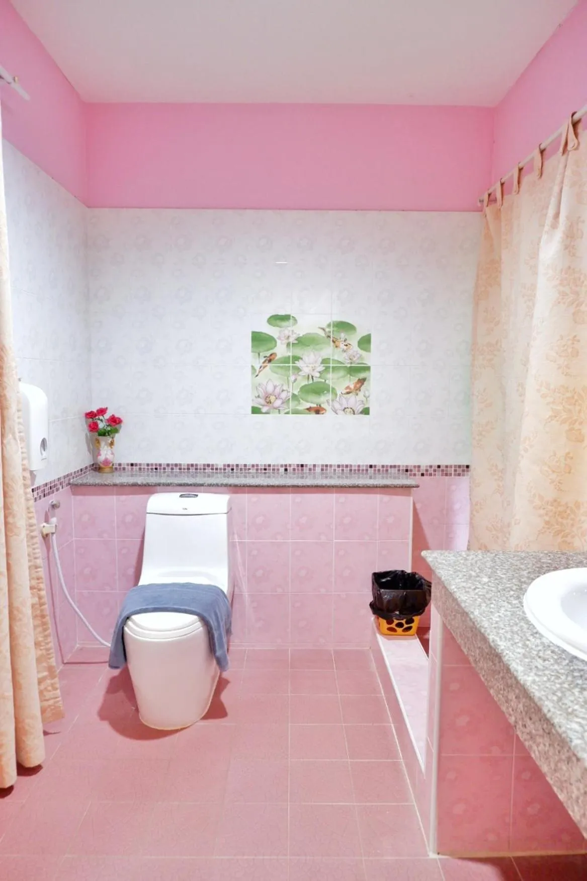 Bathroom in Bali Boutique Hotel Suratthani