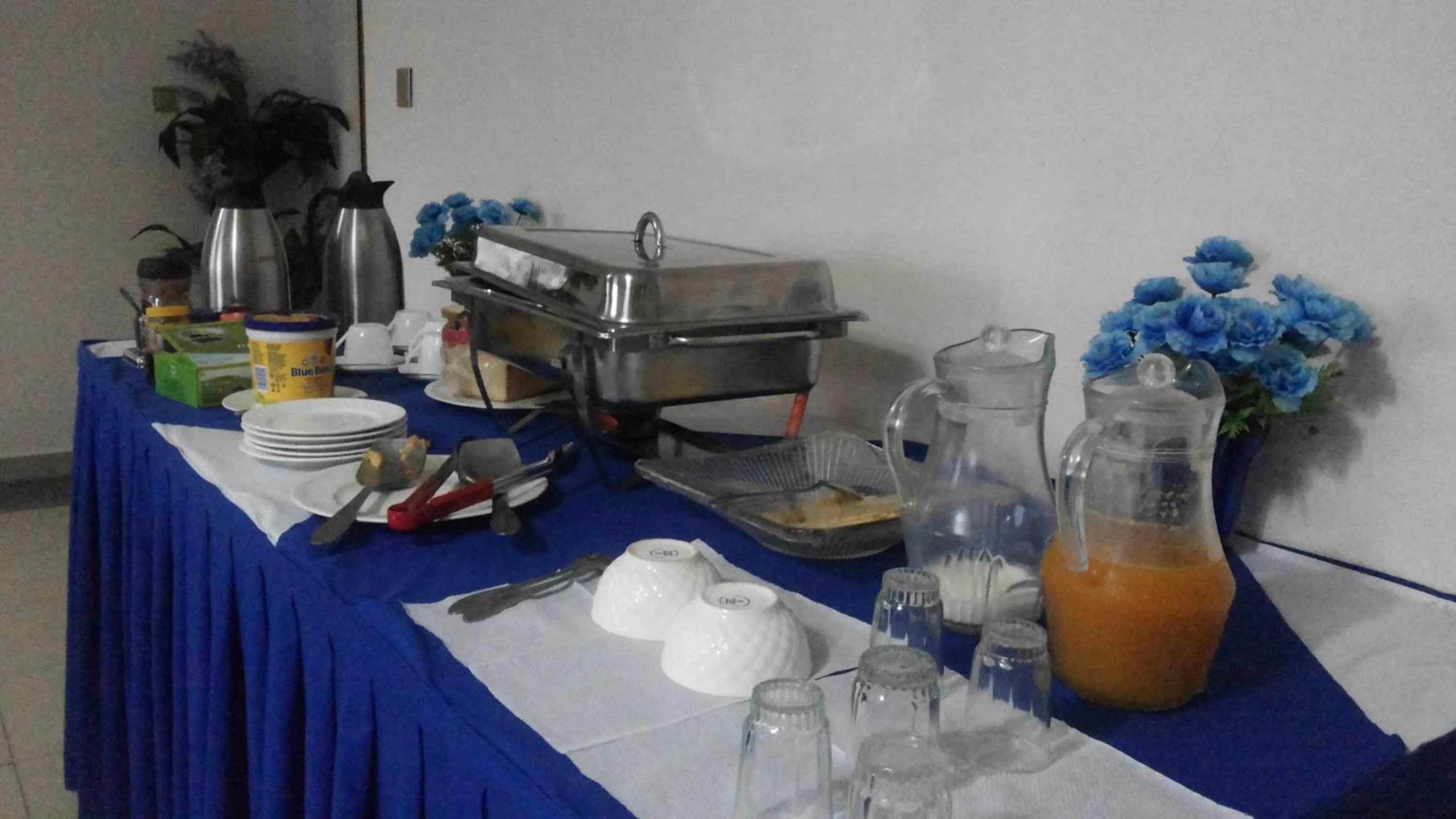 Buffet breakfast in The Pearl Inn