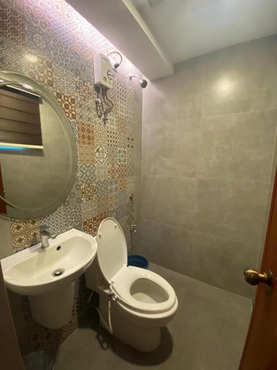 Bathroom in OYO 797 Brickwood Suites