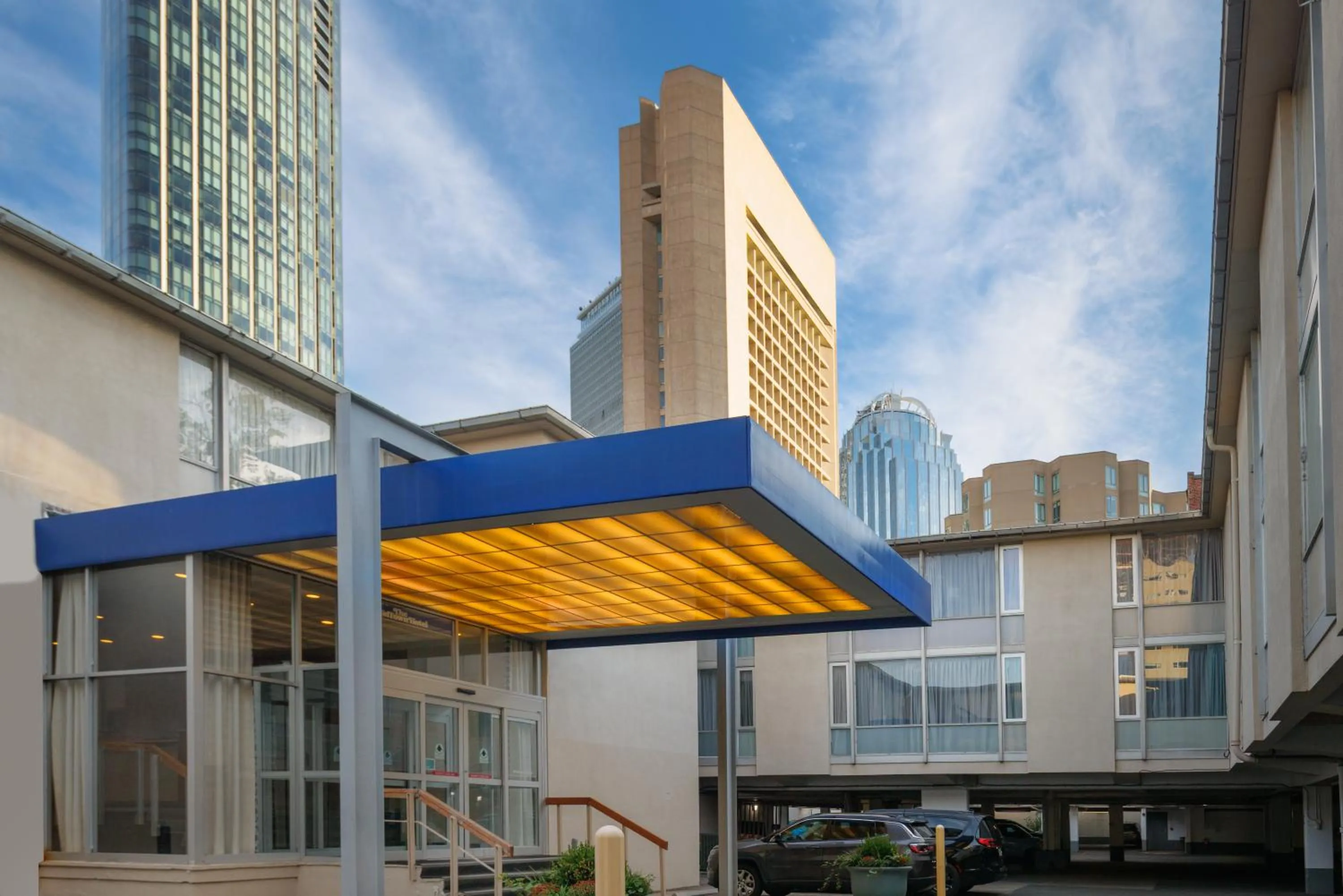 Facade/entrance in Midtown Hotel