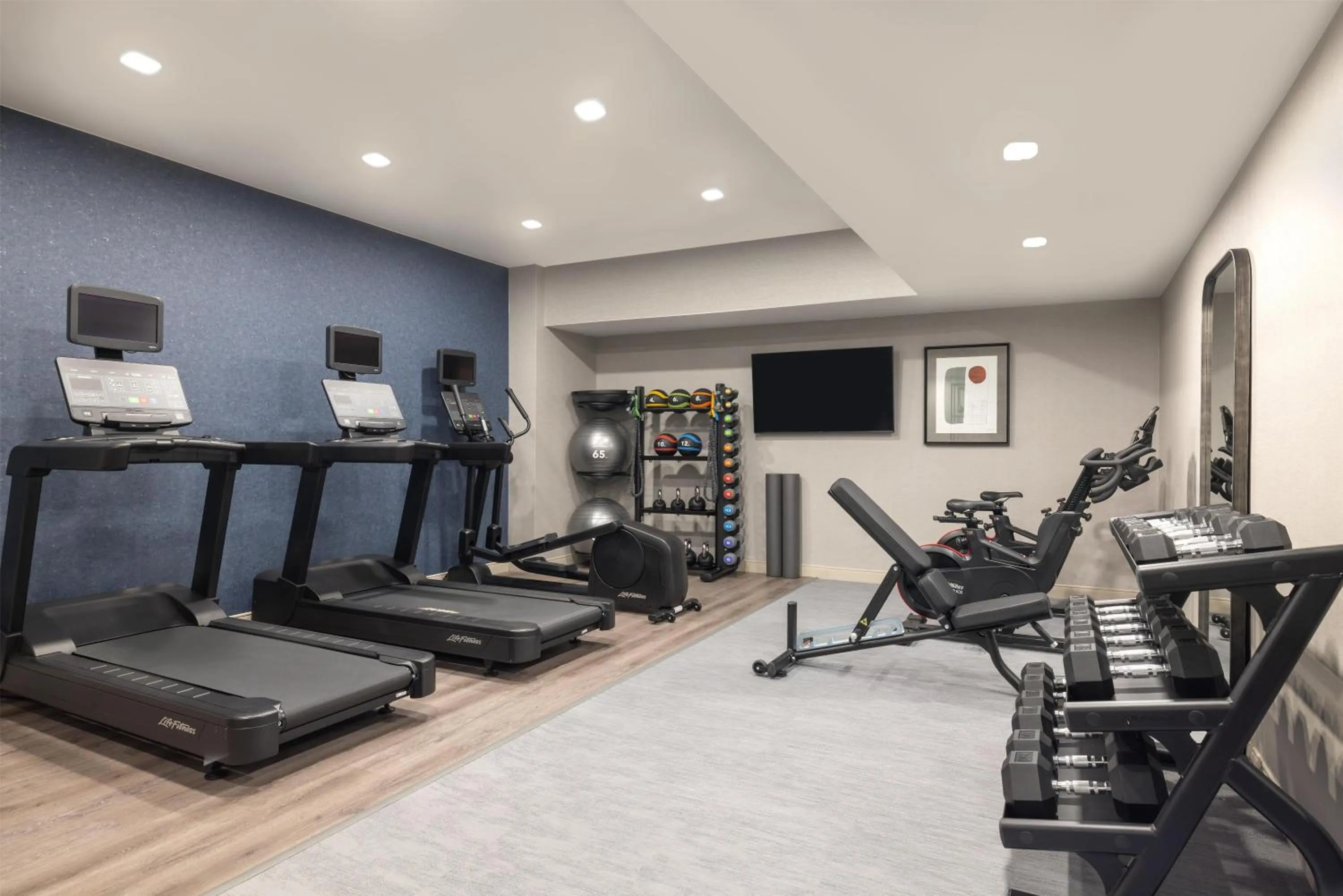 Fitness centre/facilities in The Midtown Hotel MOD Collection by Sonesta
