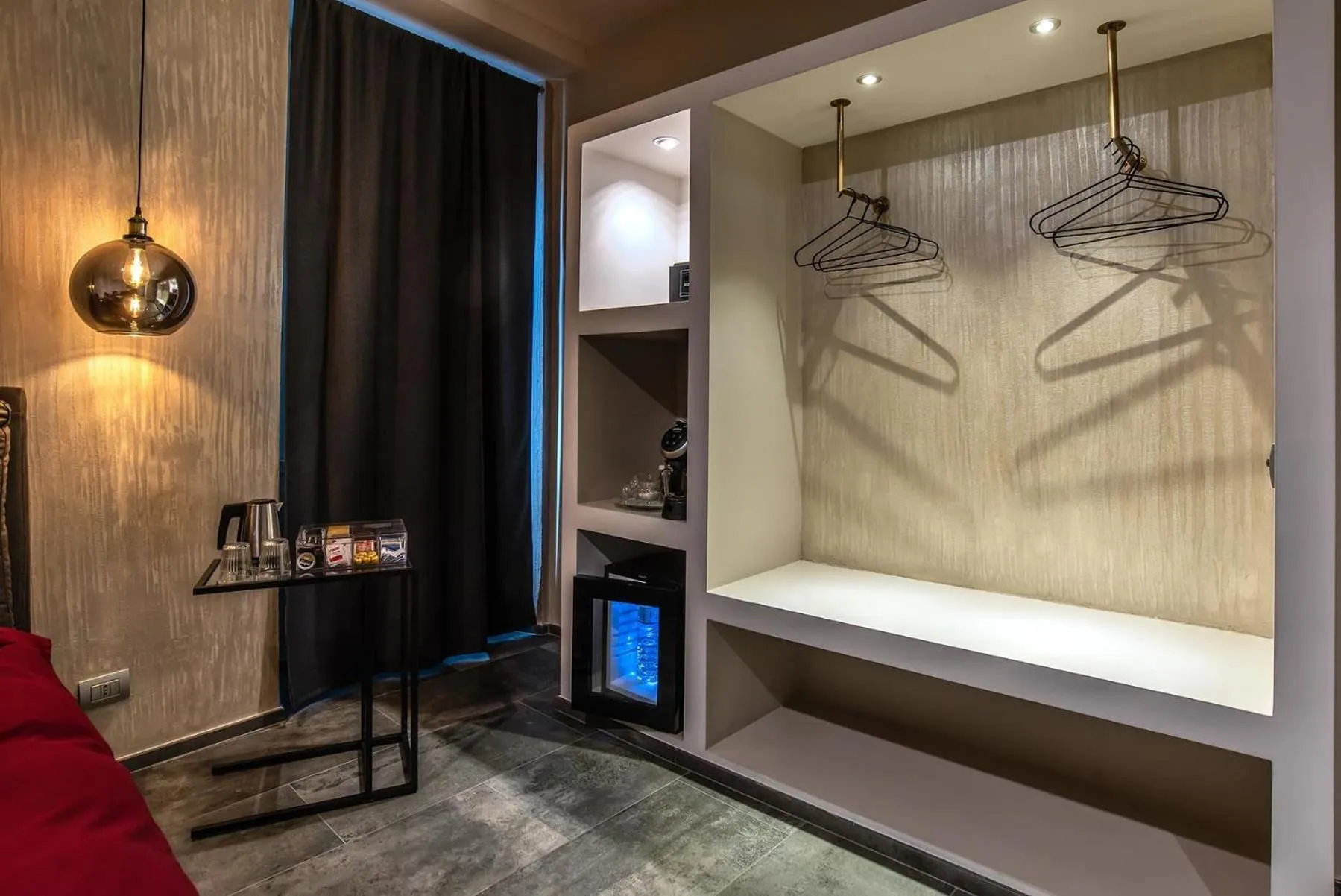 TV and multimedia in Black And White Suite