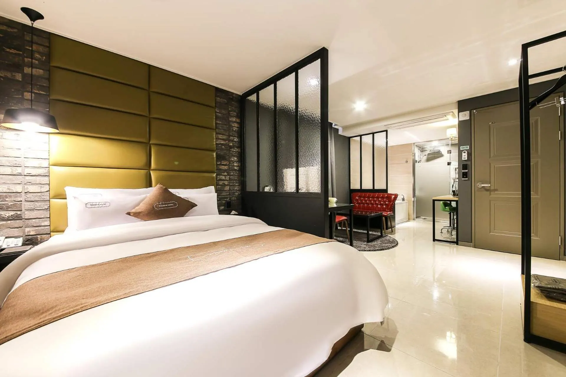 Bed in Docking Hotel
