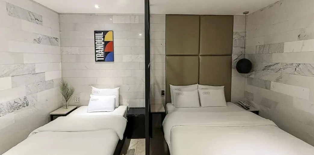 Bed in Docking Hotel