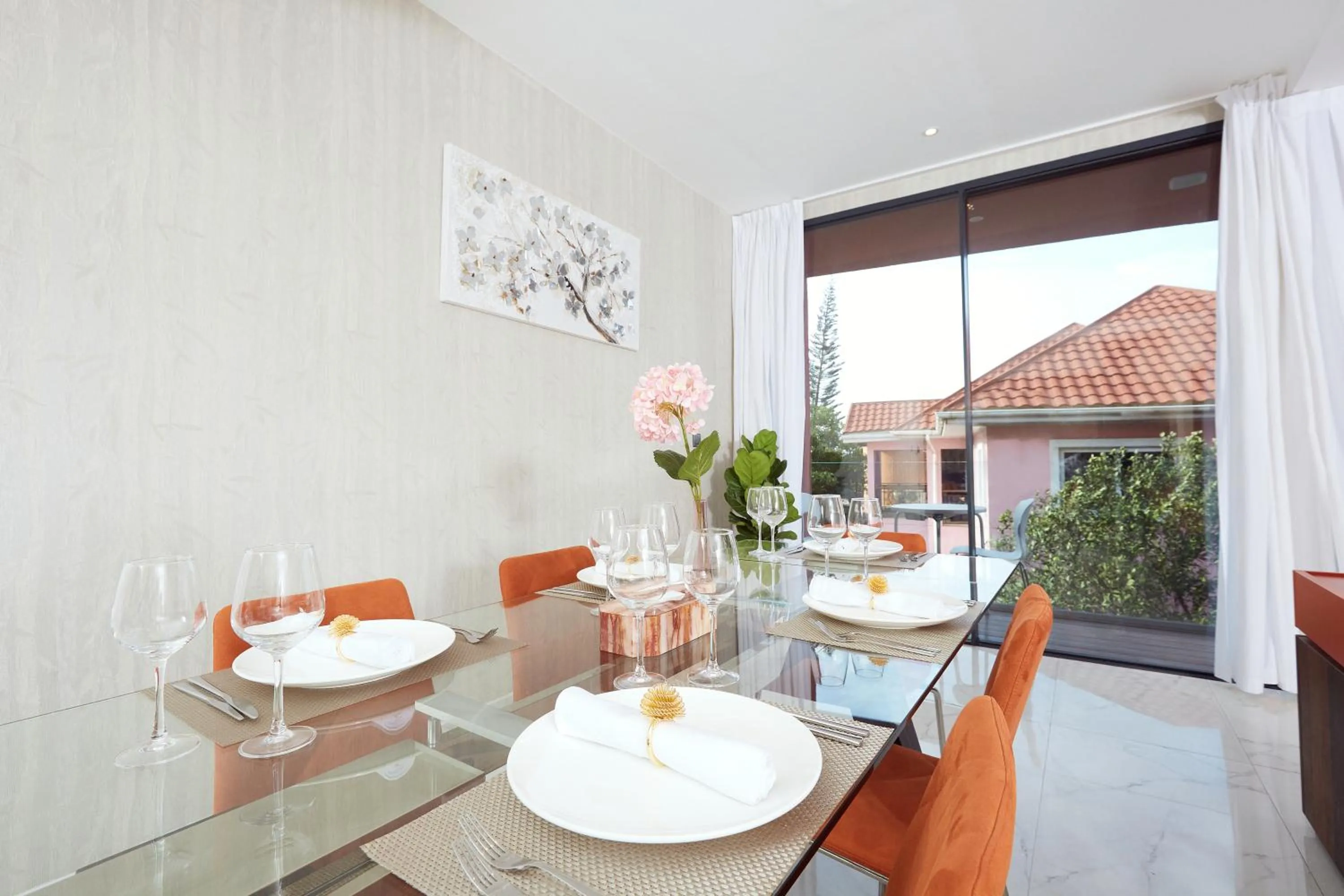 Dining area in Bel Air Crest Hotel & Suites