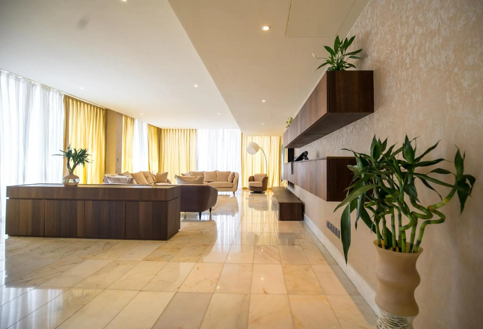 Living room in Bel Air Crest Hotel & Suites