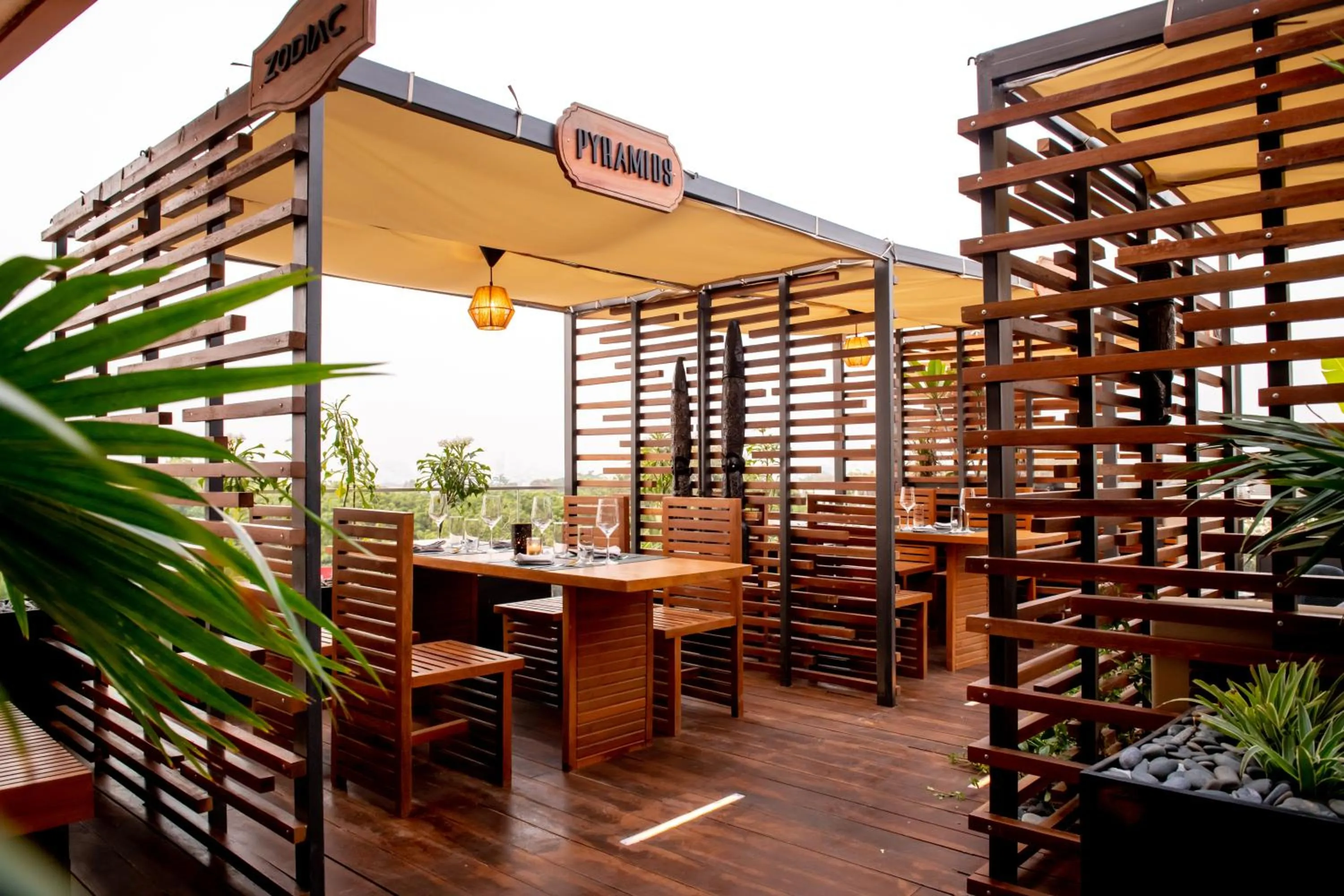 Restaurant/places to eat in Bel Air Crest Hotel & Suites