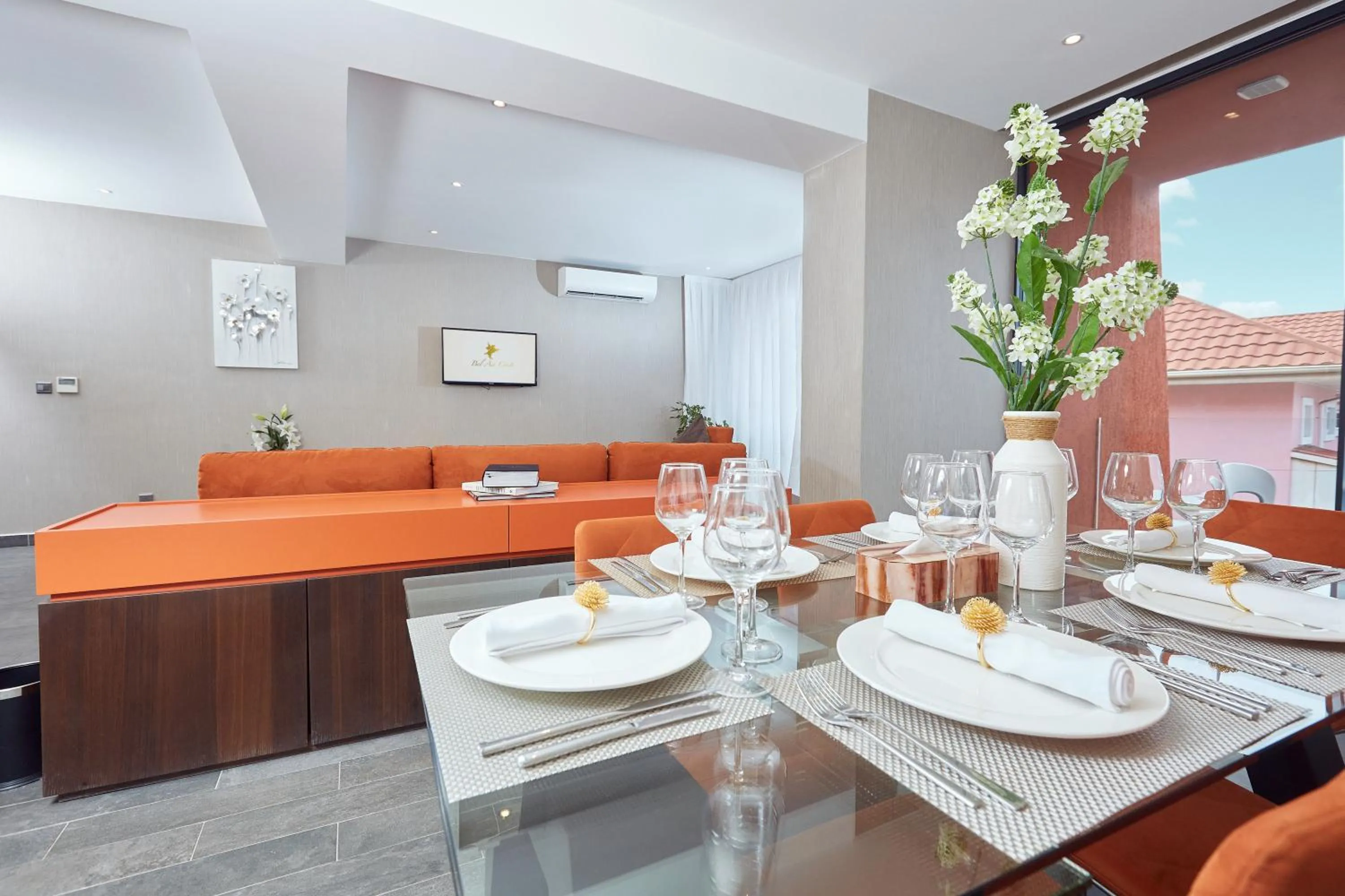 Living room in Bel Air Crest Hotel & Suites