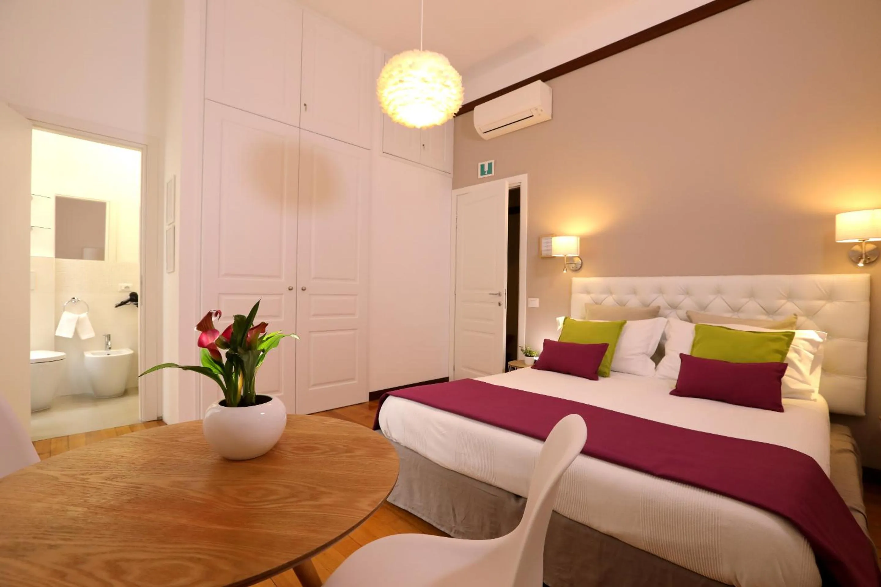 Bedroom, Bed in Tata B&B