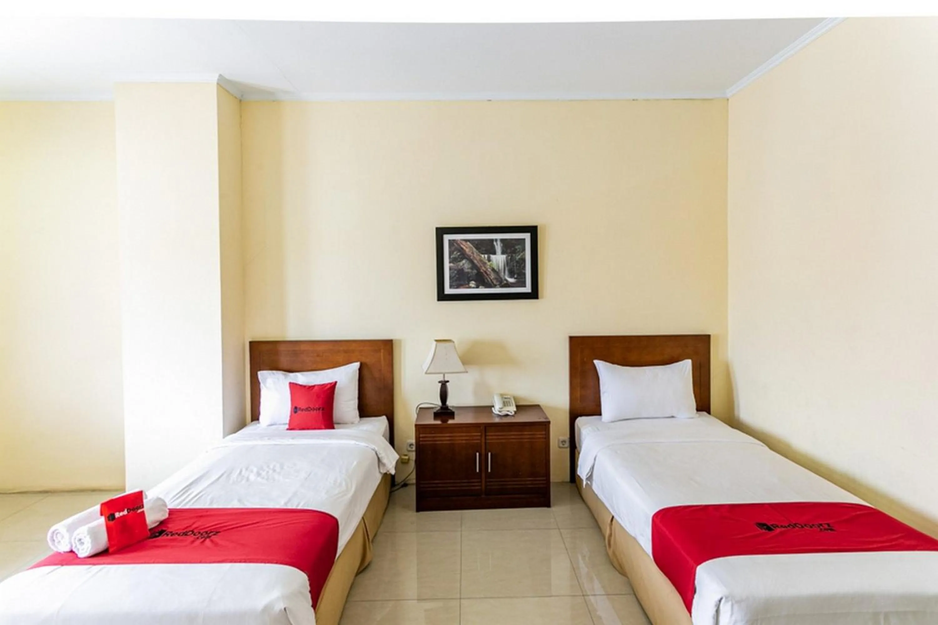 Bedroom, Bed in RedDoorz Plus near Alun Alun Karanganyar