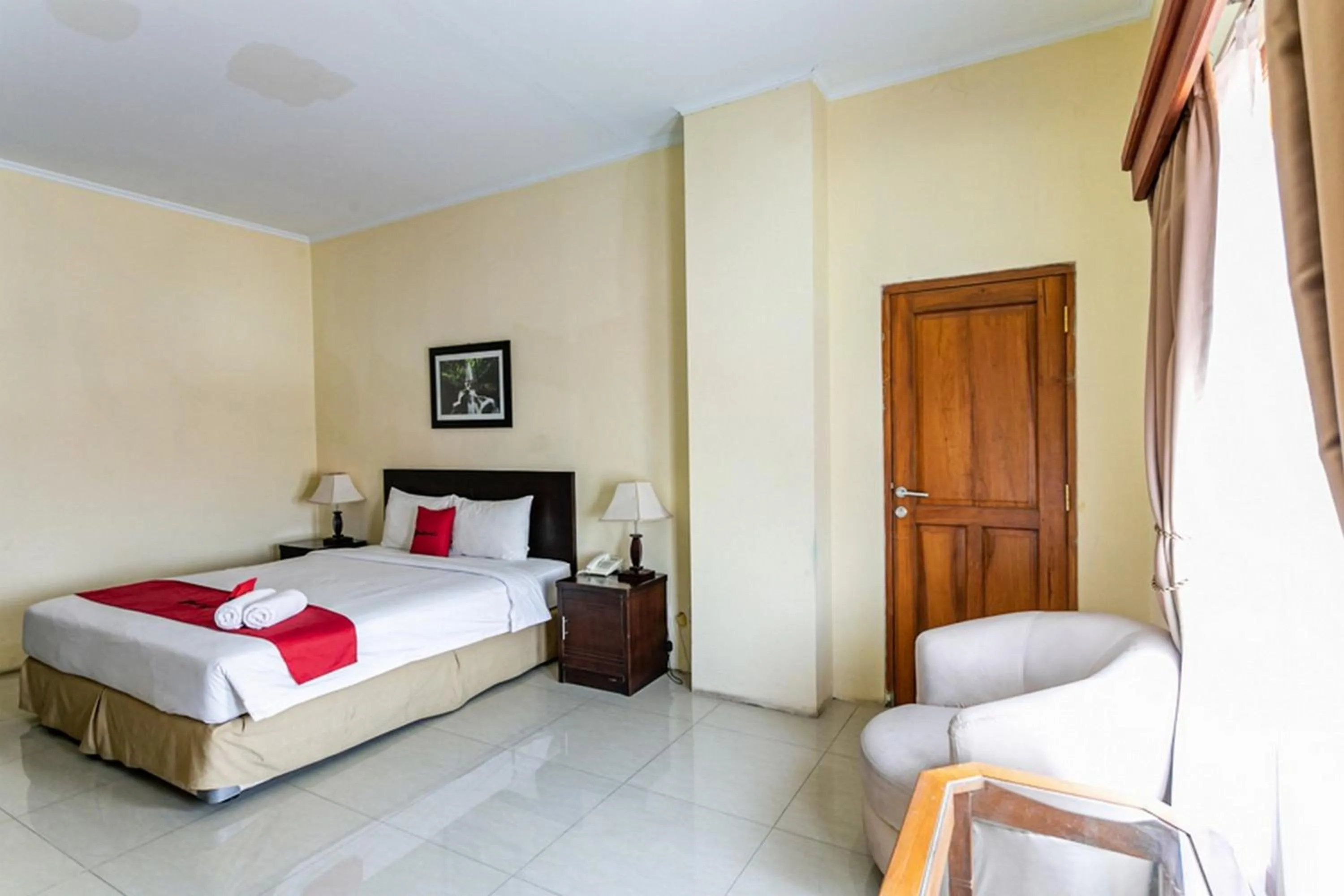 Bedroom, Bed in RedDoorz Plus near Alun Alun Karanganyar