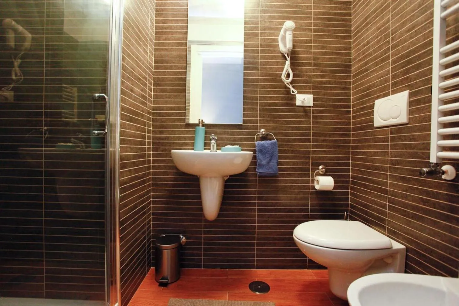 Shower in Clemy In Rome