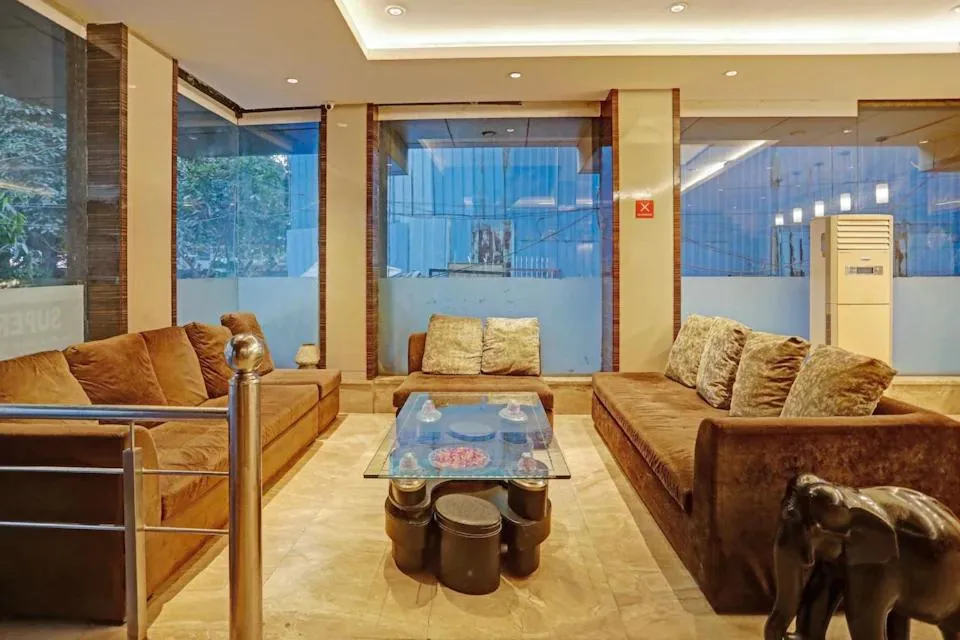 Lobby or reception in Hotel Superb 5 Mins Walk From New Delhi Station
