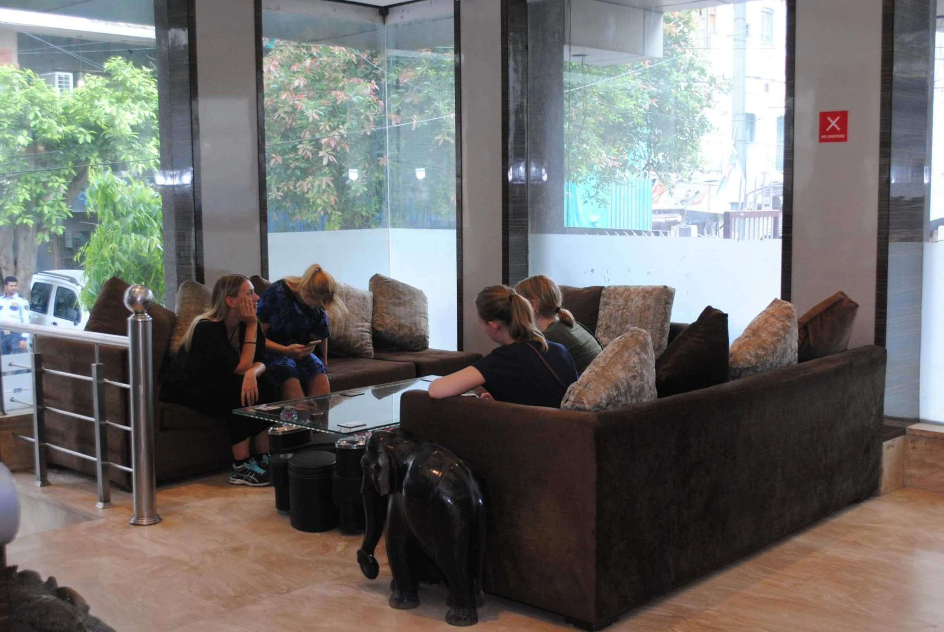 Lobby or reception in Hotel Superb 5 Mins Walk From New Delhi Station