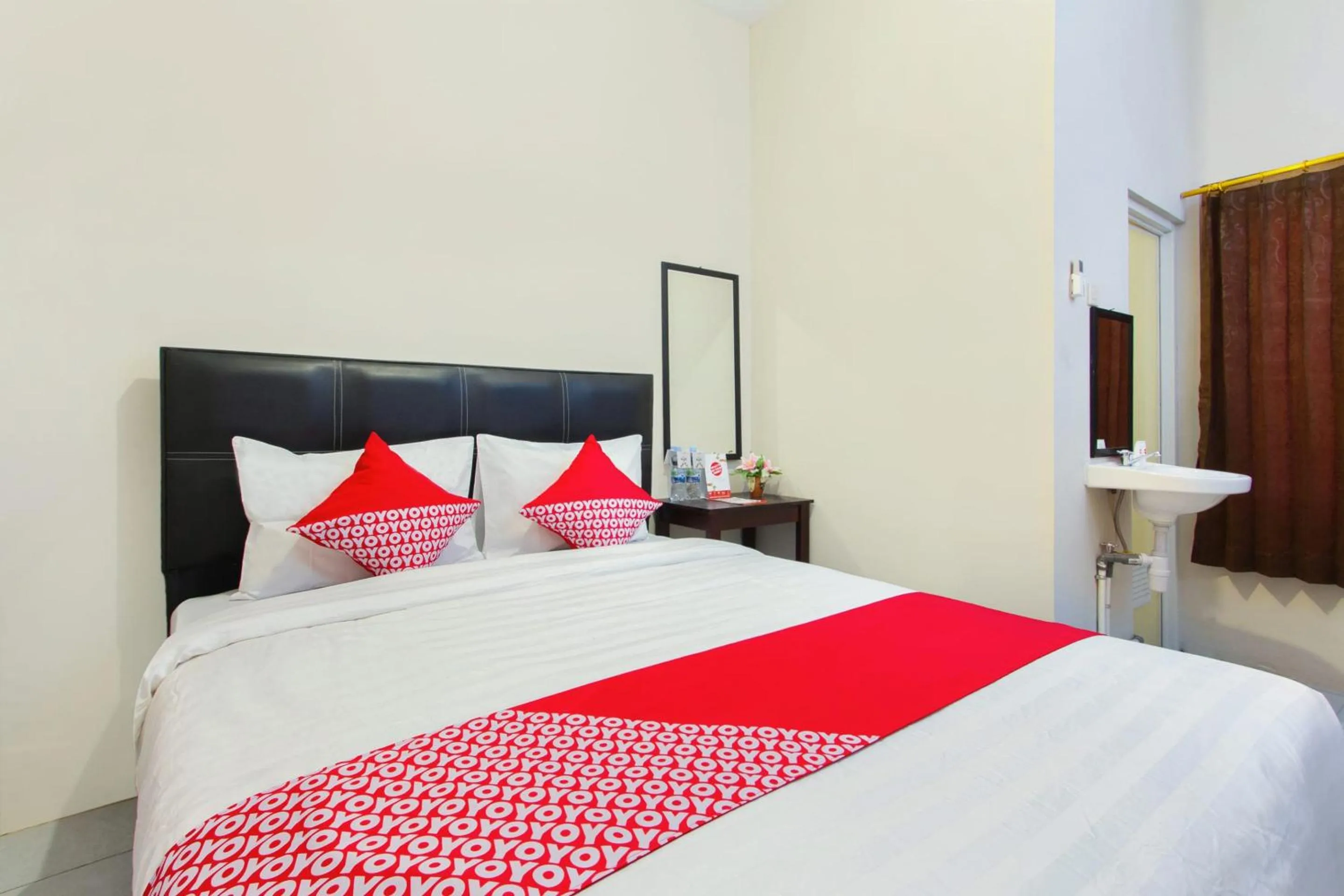 Bedroom, Bed in Hotel O Homestay Wak Gobenk