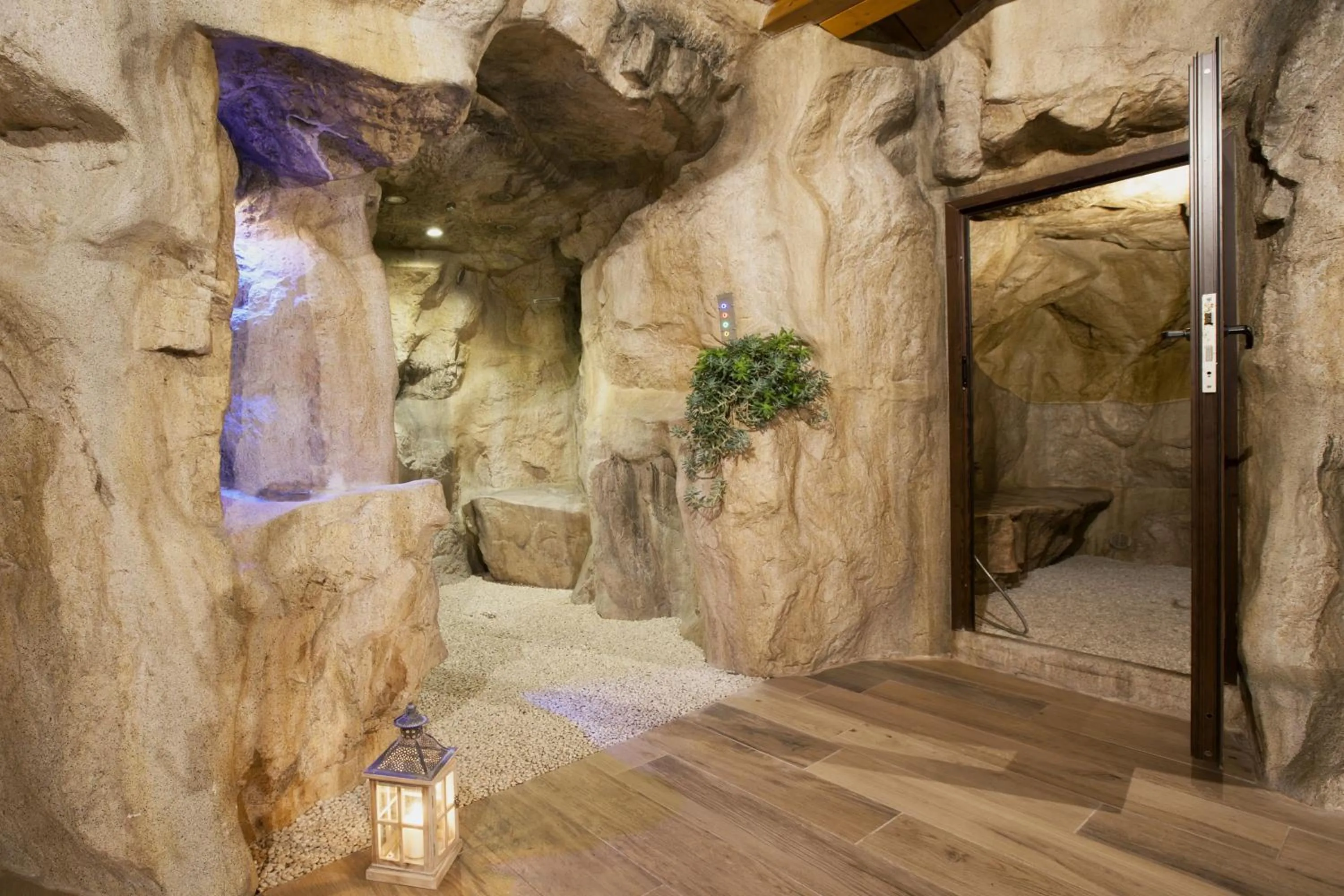 Hot Tub in Resort Umbria Spa