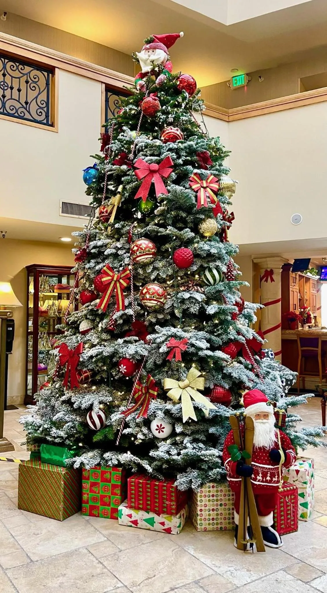 Lobby or reception in Coast Burbank Hotel