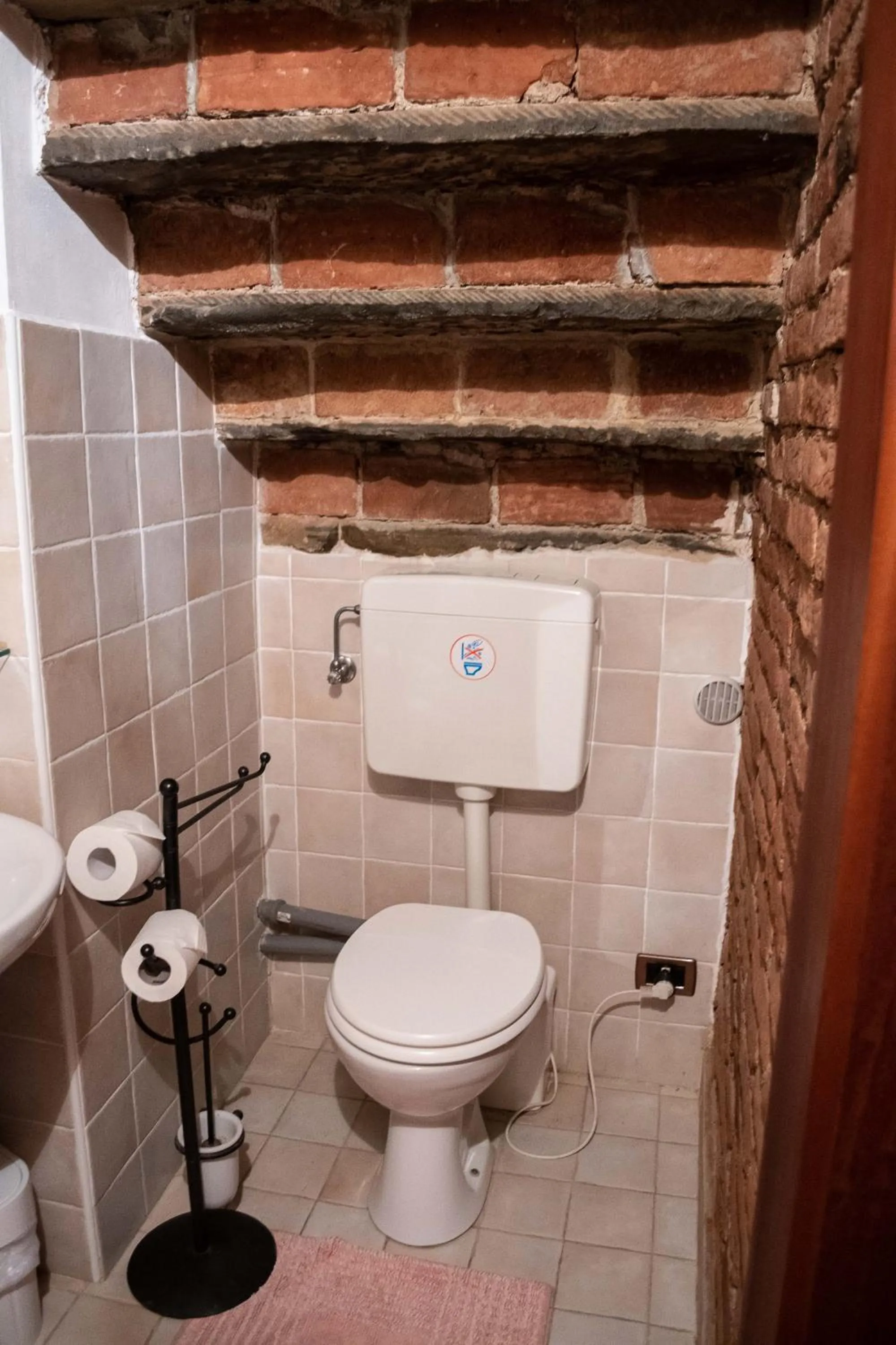 Toilet in B&B Pervinca