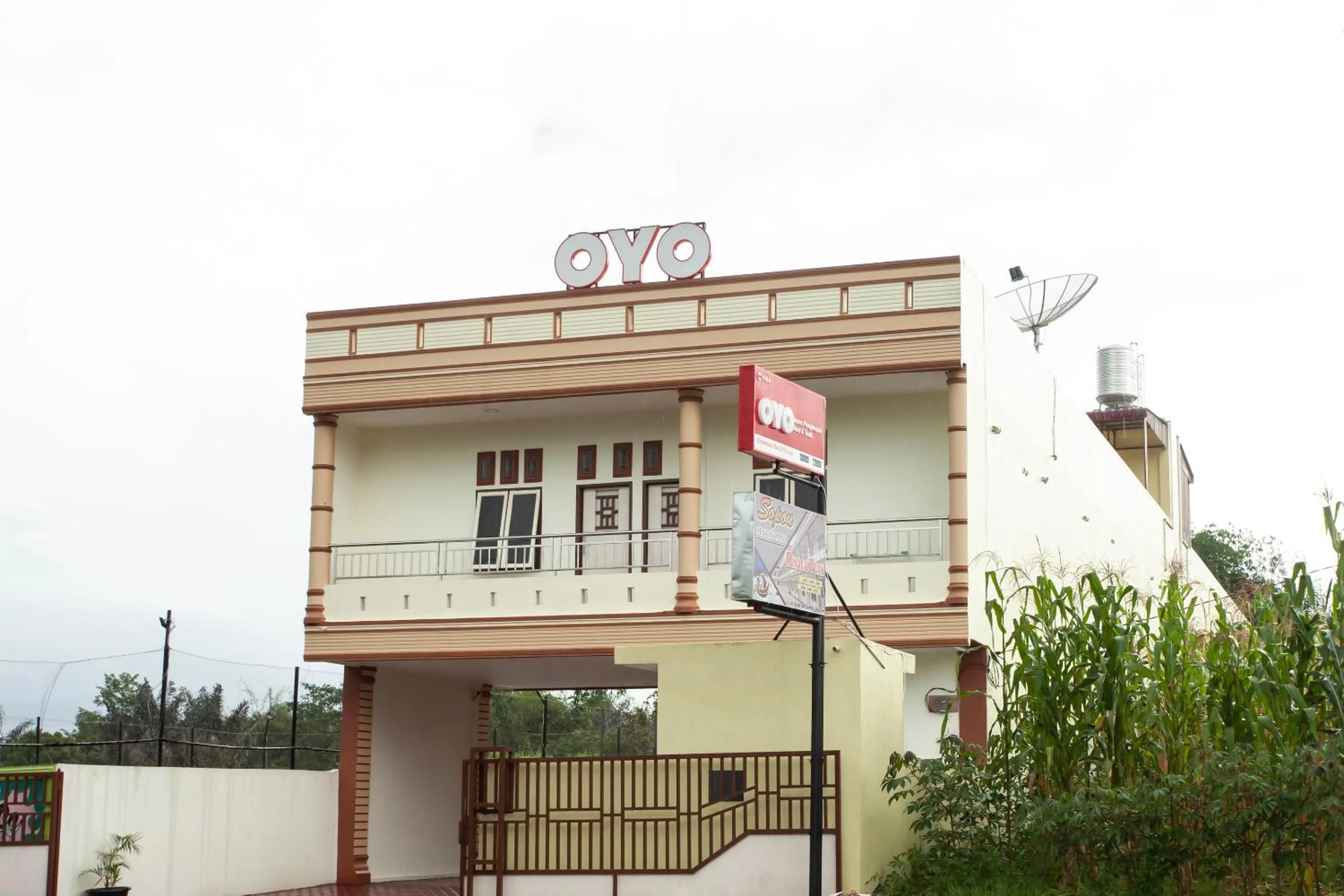 Property building in OYO 1764 Sopou Penginapan Rinal & Tuah