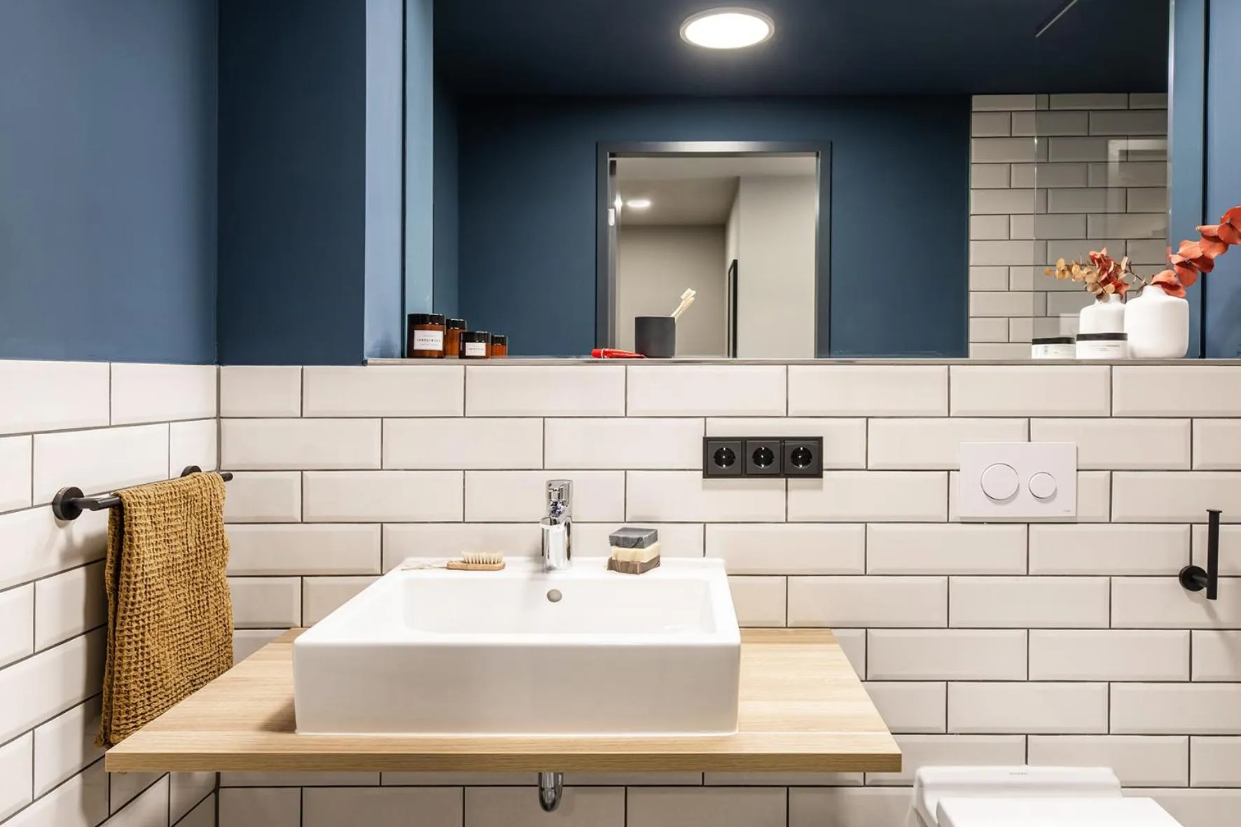 Bathroom in ipartment Frankfurt Airport