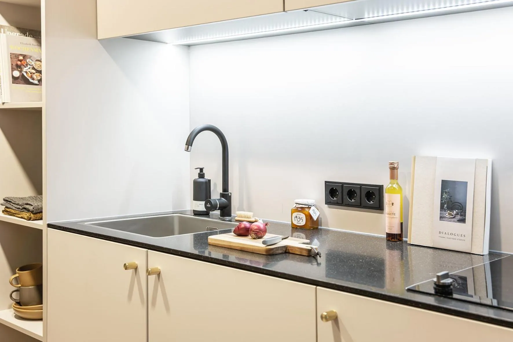 Kitchen or kitchenette in ipartment Frankfurt Airport