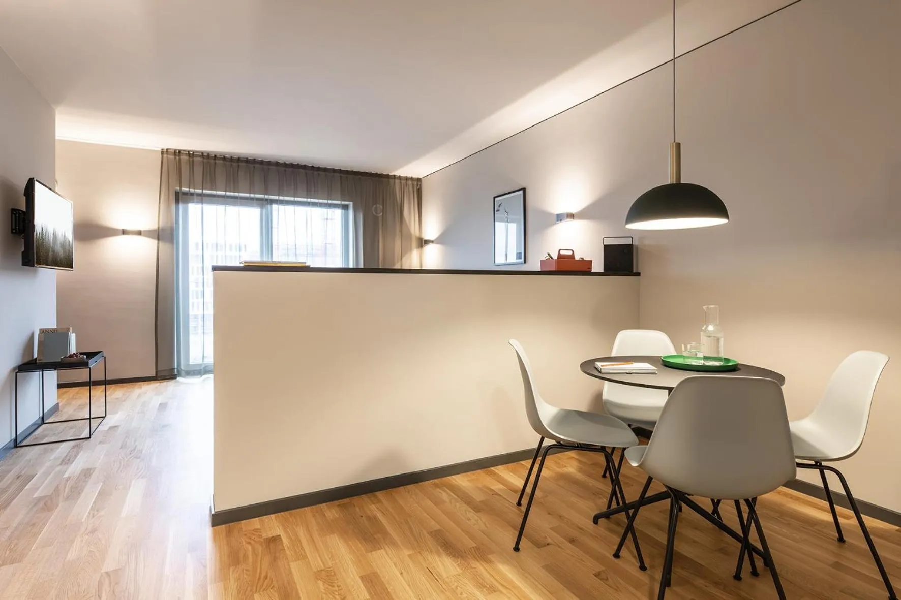 Photo of the whole room in ipartment Frankfurt Airport