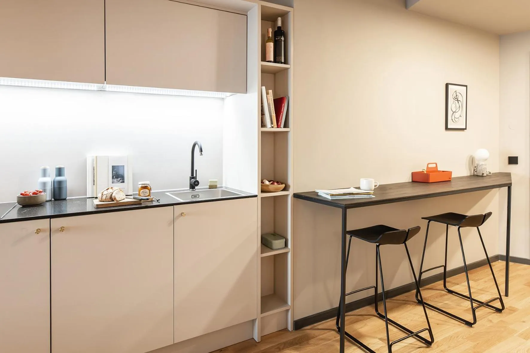 Kitchen or kitchenette in ipartment Frankfurt Airport