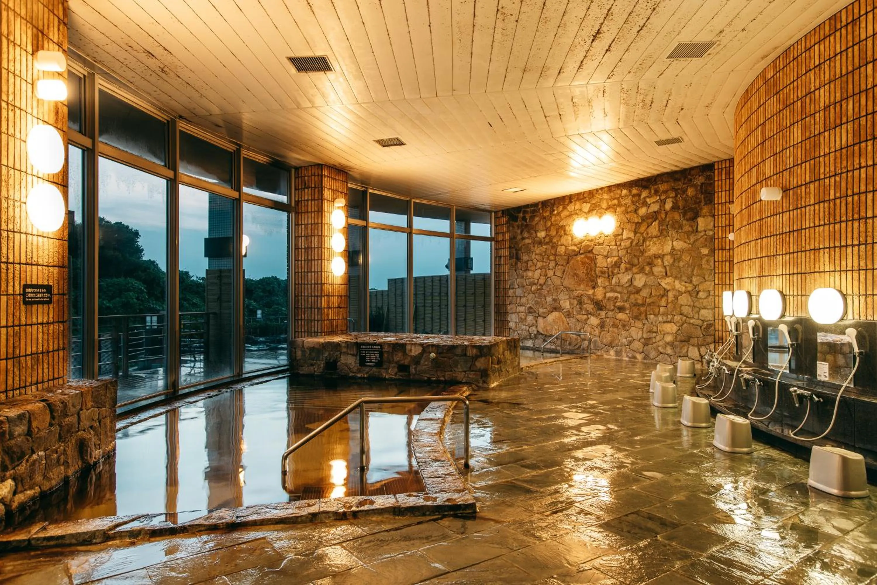 Hot Spring Bath in KAMENOI HOTEL Genkainada